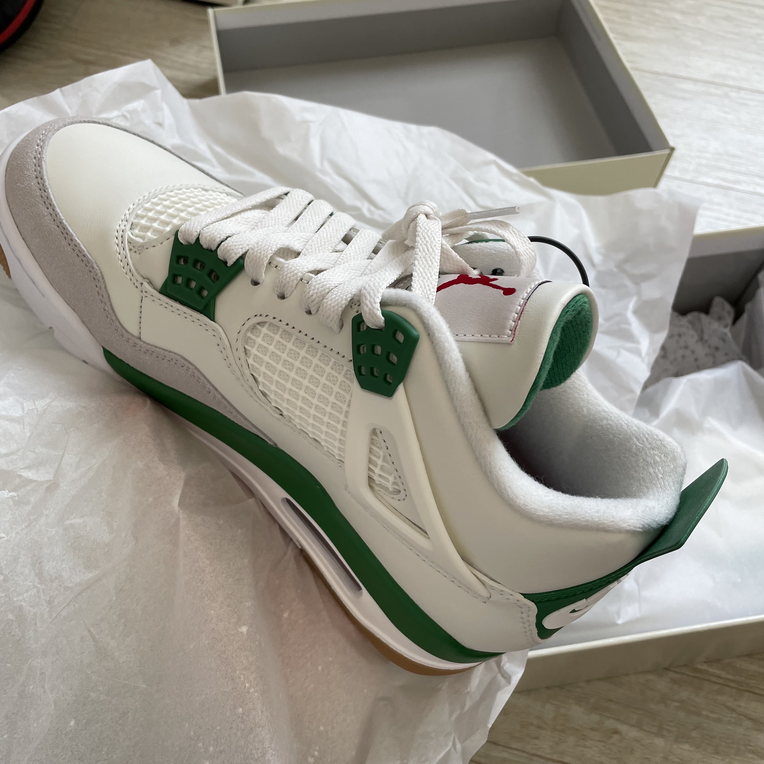 Jordan 4 x Nike SB Retro SP Pine Green 착용 스타일 - 2