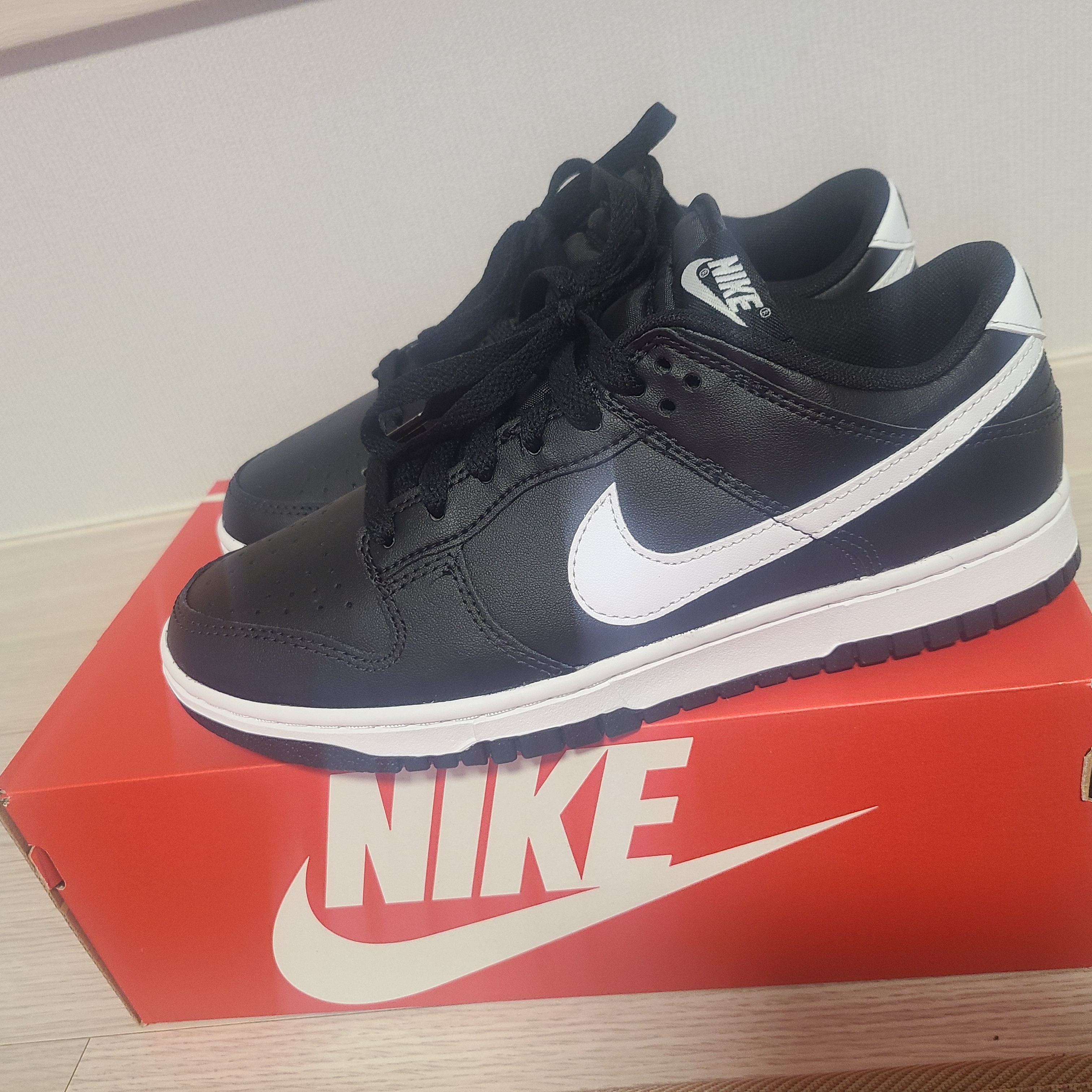 Nike Dunk Low Retro Black White 착용 스타일