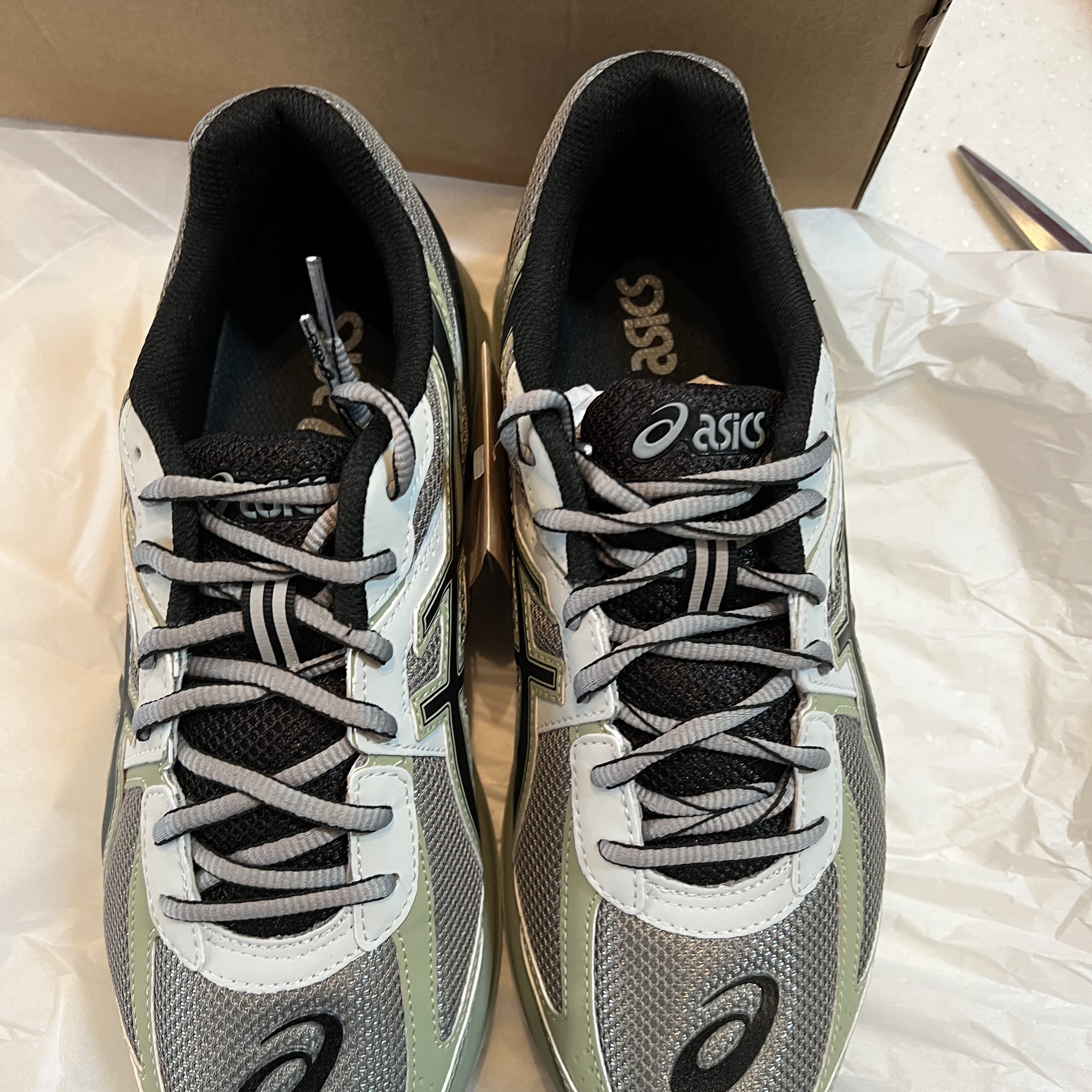 Asics Jog 100 S Sheet Rock - 2E Wide 착용 스타일