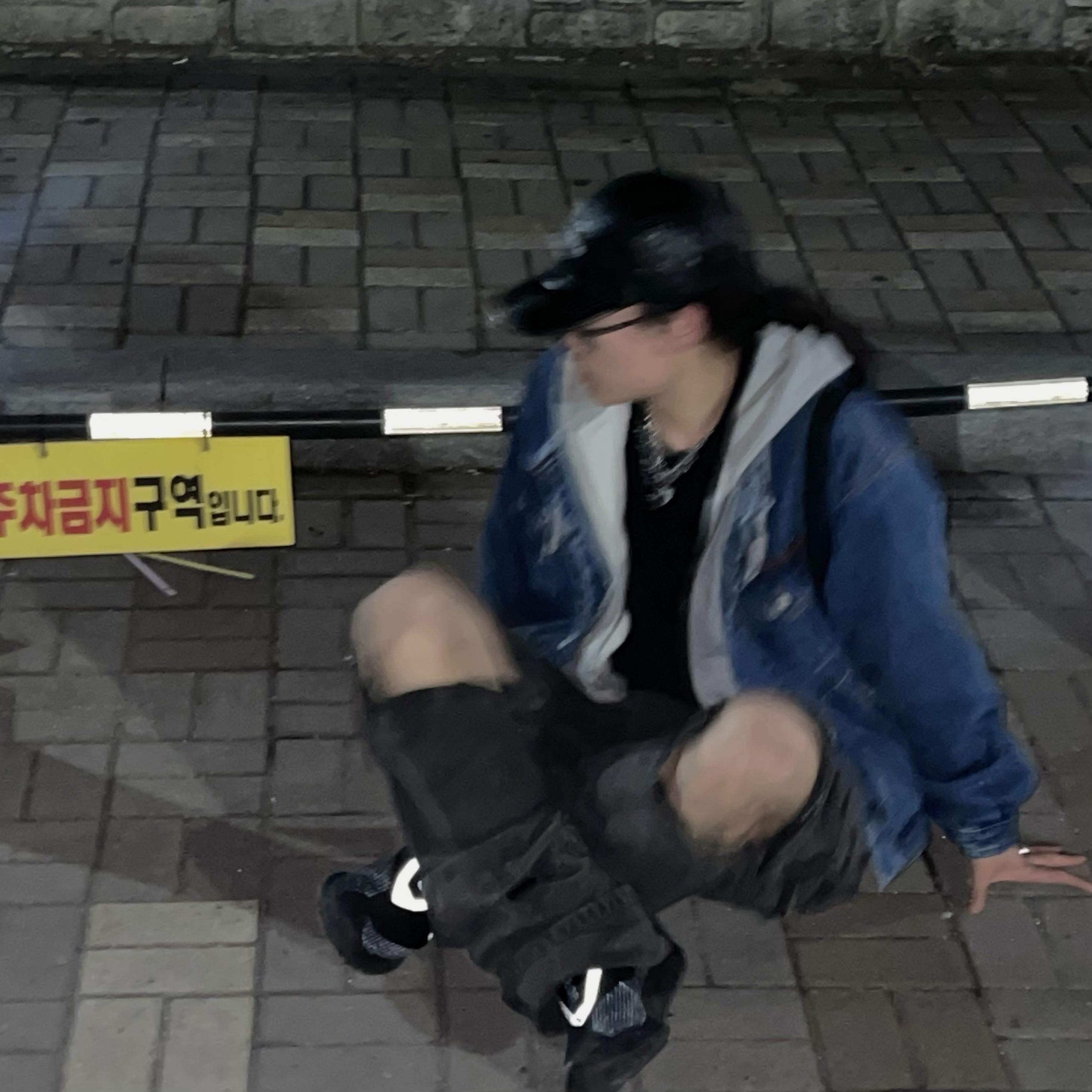 Nike ACG Mountain Fly Gore-Tex Black and Dark Grey 착용 스타일 - 4