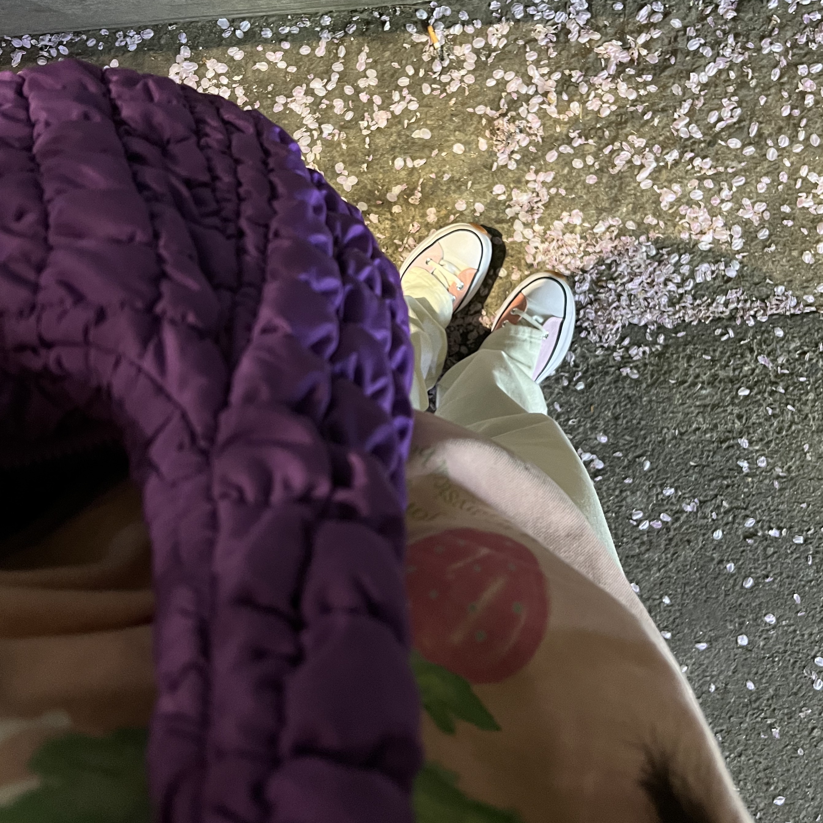 COS Quilted Oversized Shoulder Bag Purple, Converse Run Star Hike Hi Pink Quartz Pink Foam 착용 스타일