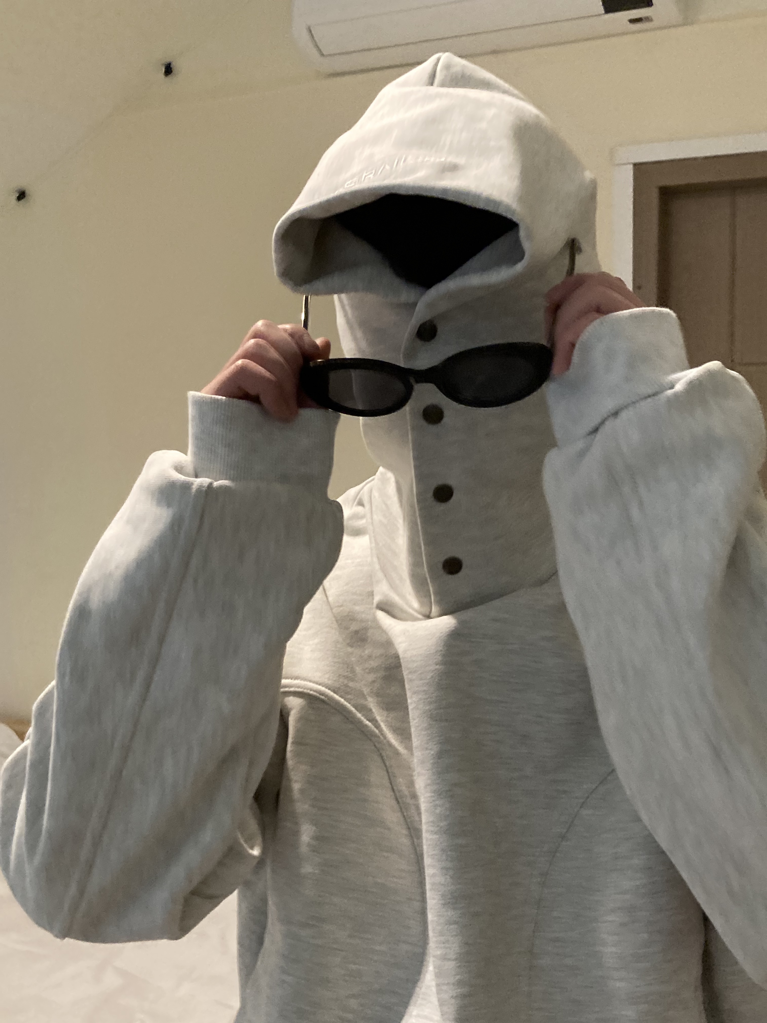 Grailz Geometry Hoodie Heather Grey 착용 스타일 - 4