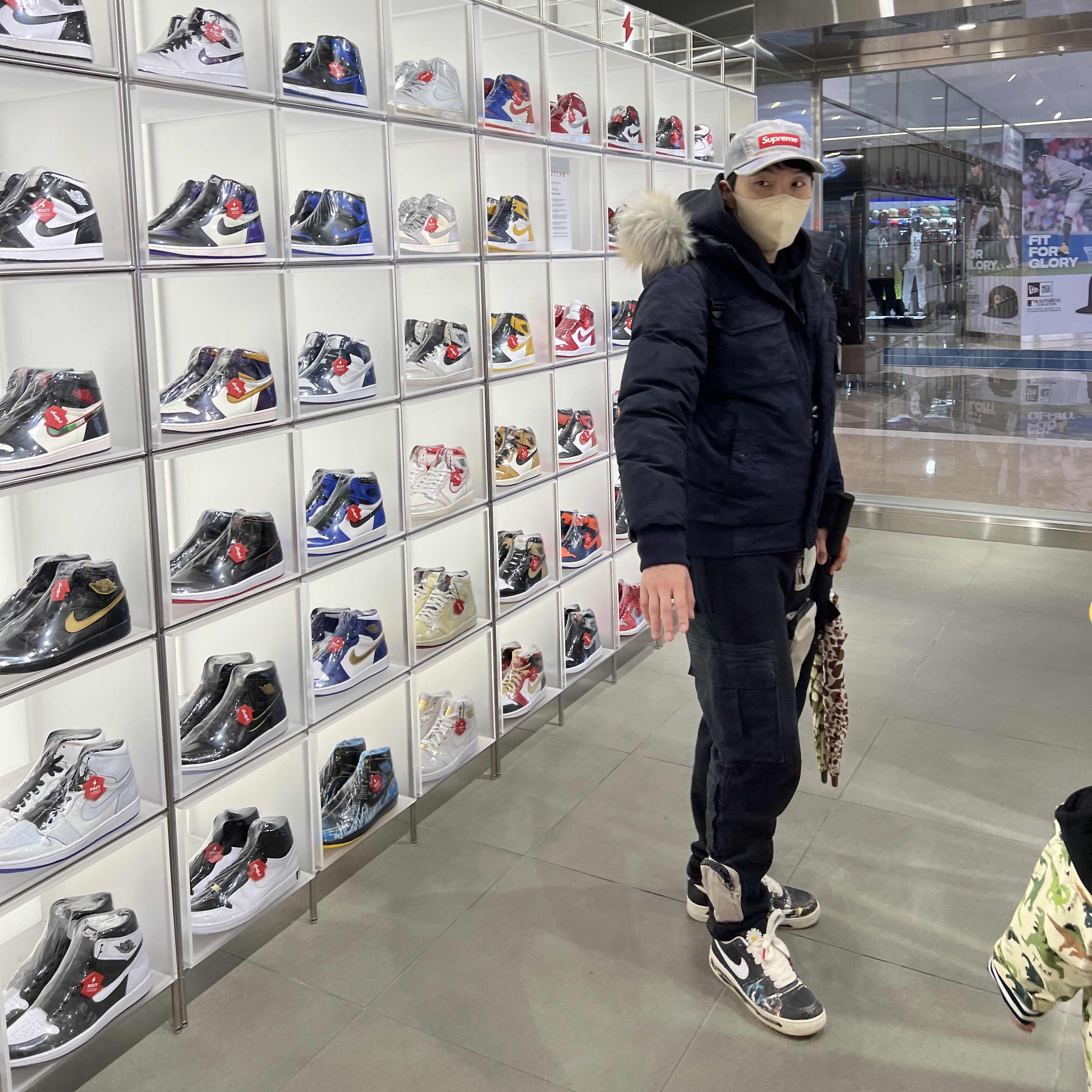 Nike x Peaceminusone Air Force 1 Low Para-Noise, Nike x Travis Scott NRG AG Utility Sweatpants Black 착용 스타일 - 2