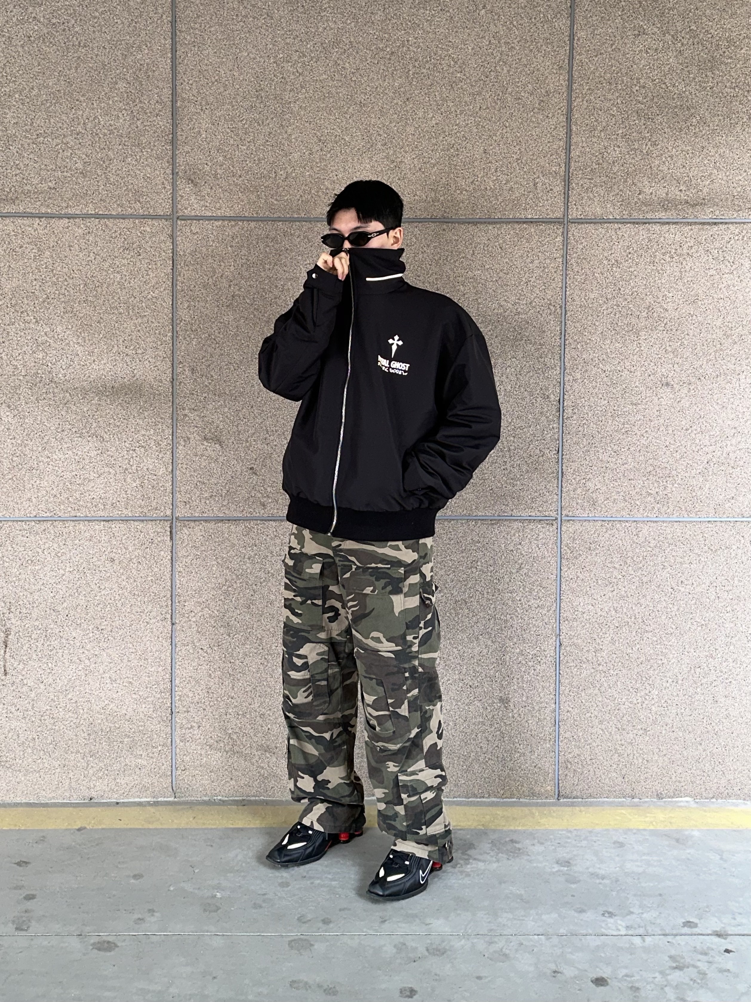 Nike x Martine Rose Shox MR4 Black, Project G/R Tactical Cargo Pants Camo 착용 스타일 - 1