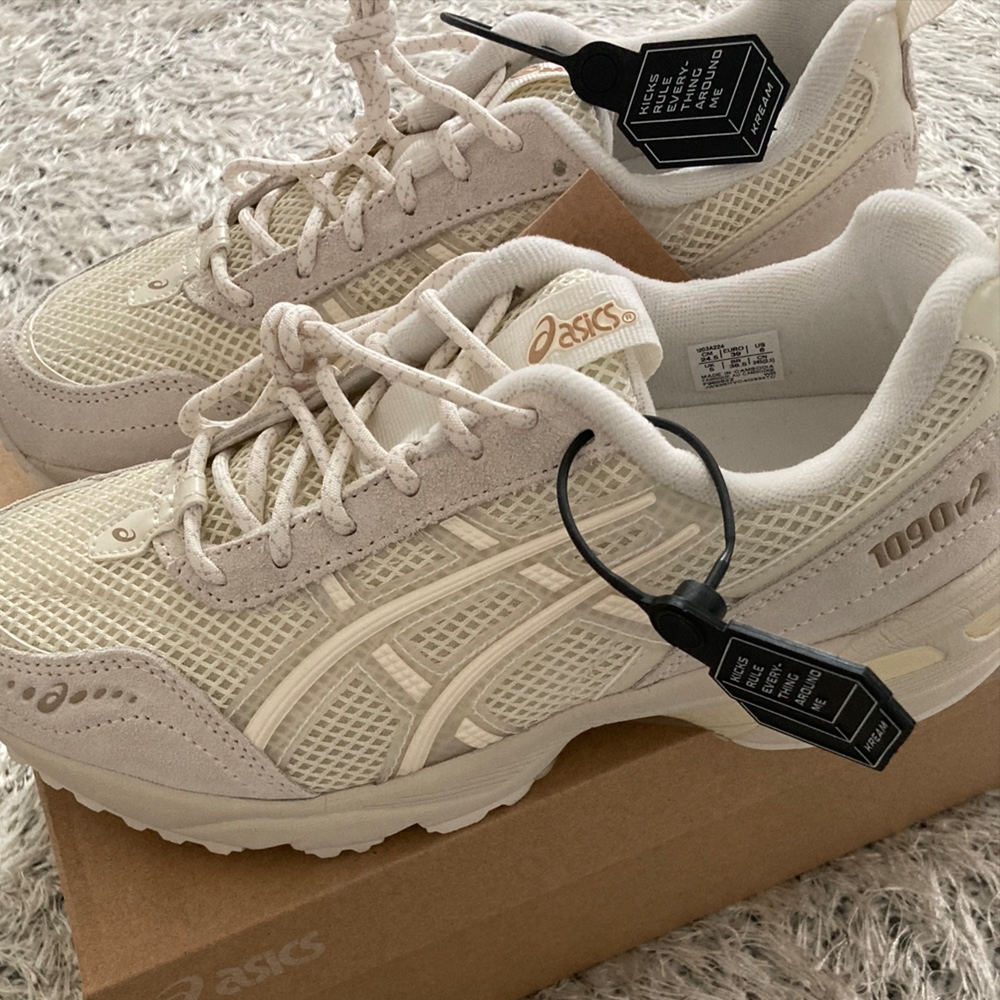 Asics Gel-1090 V2 Cream 착용 스타일 - 2