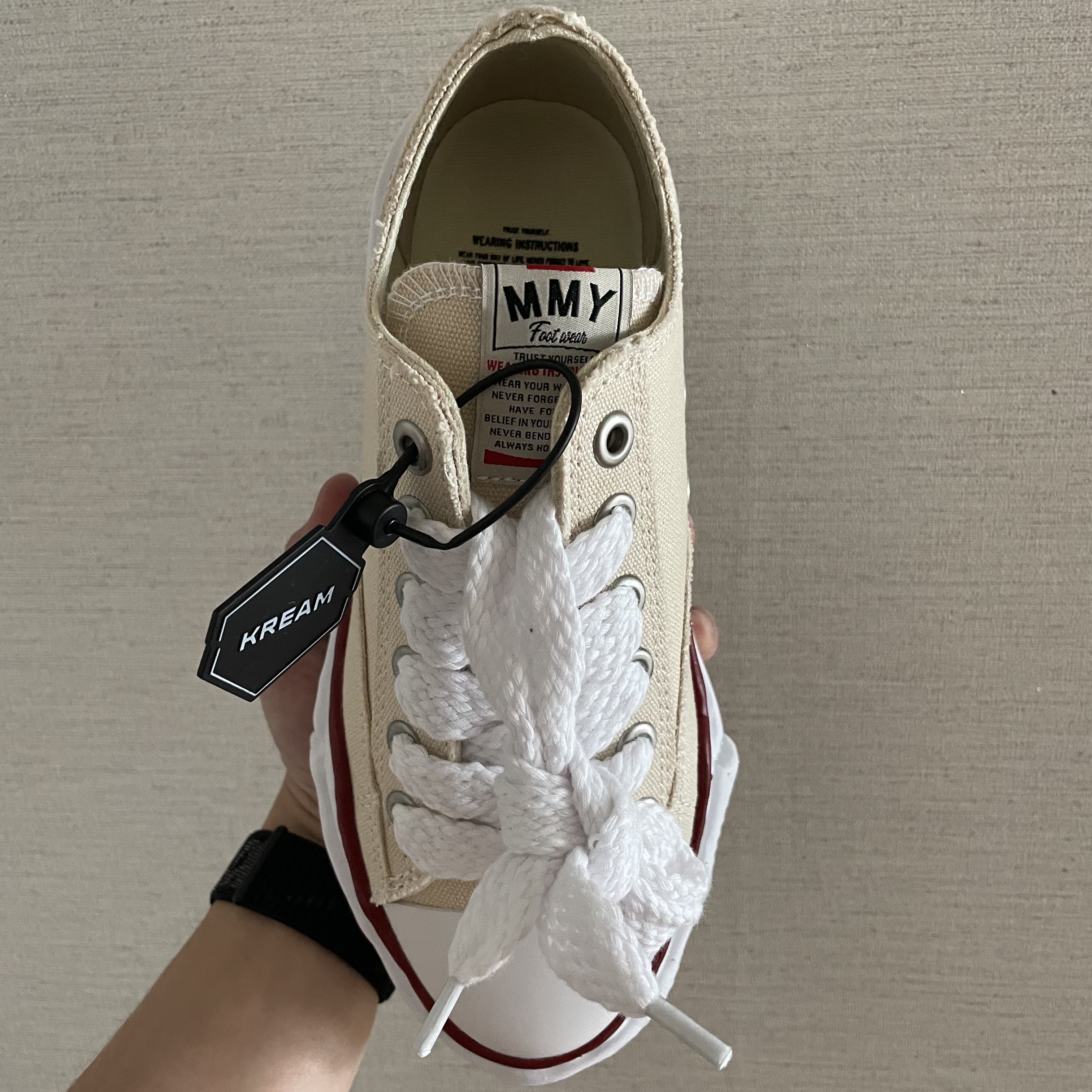 Maison Mihara Yasuhiro Peterson OG Sole Canvas Low-top Sneakers Natural 착용 스타일 - 1