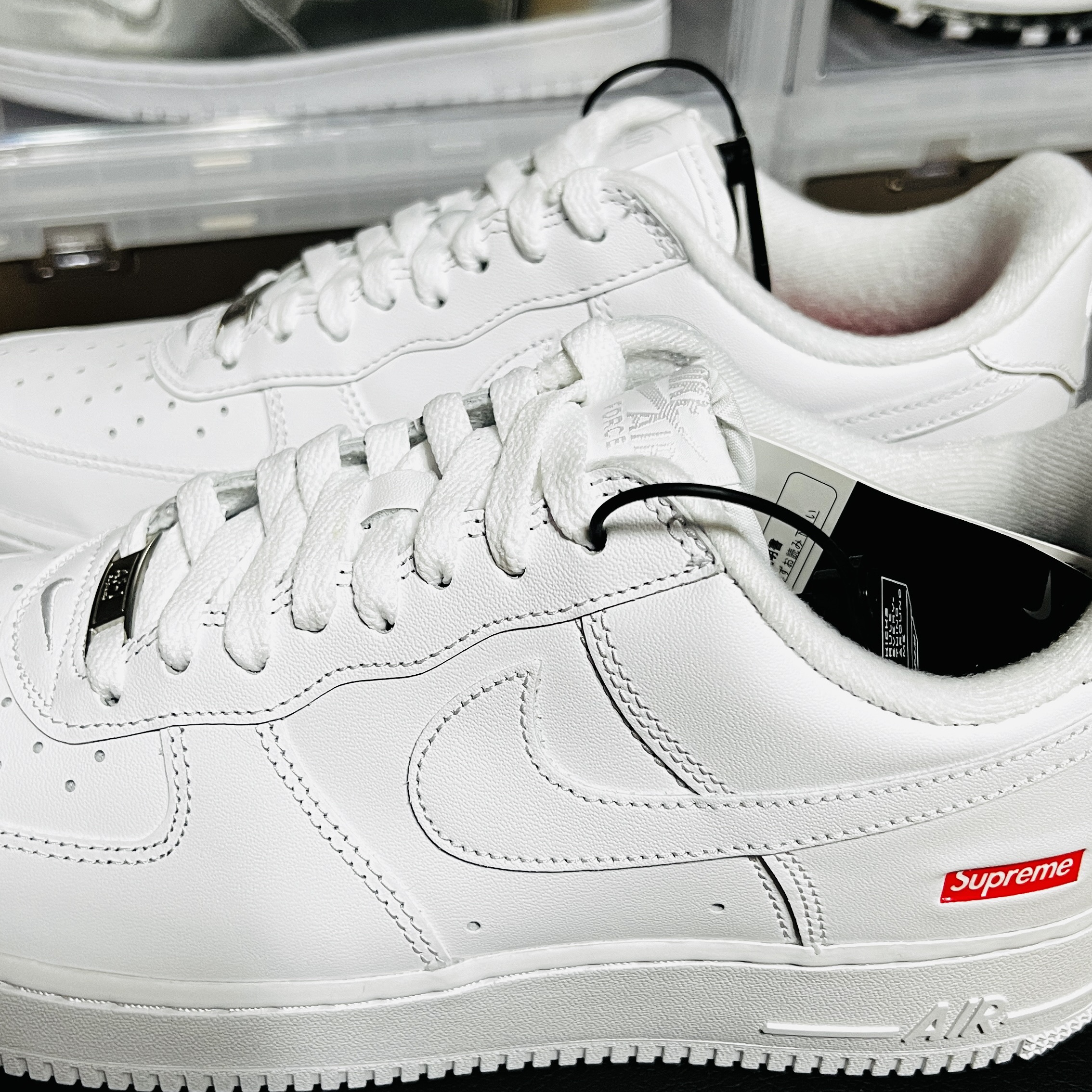 Nike x Supreme Air Force 1 Low White 착용 스타일 - 1