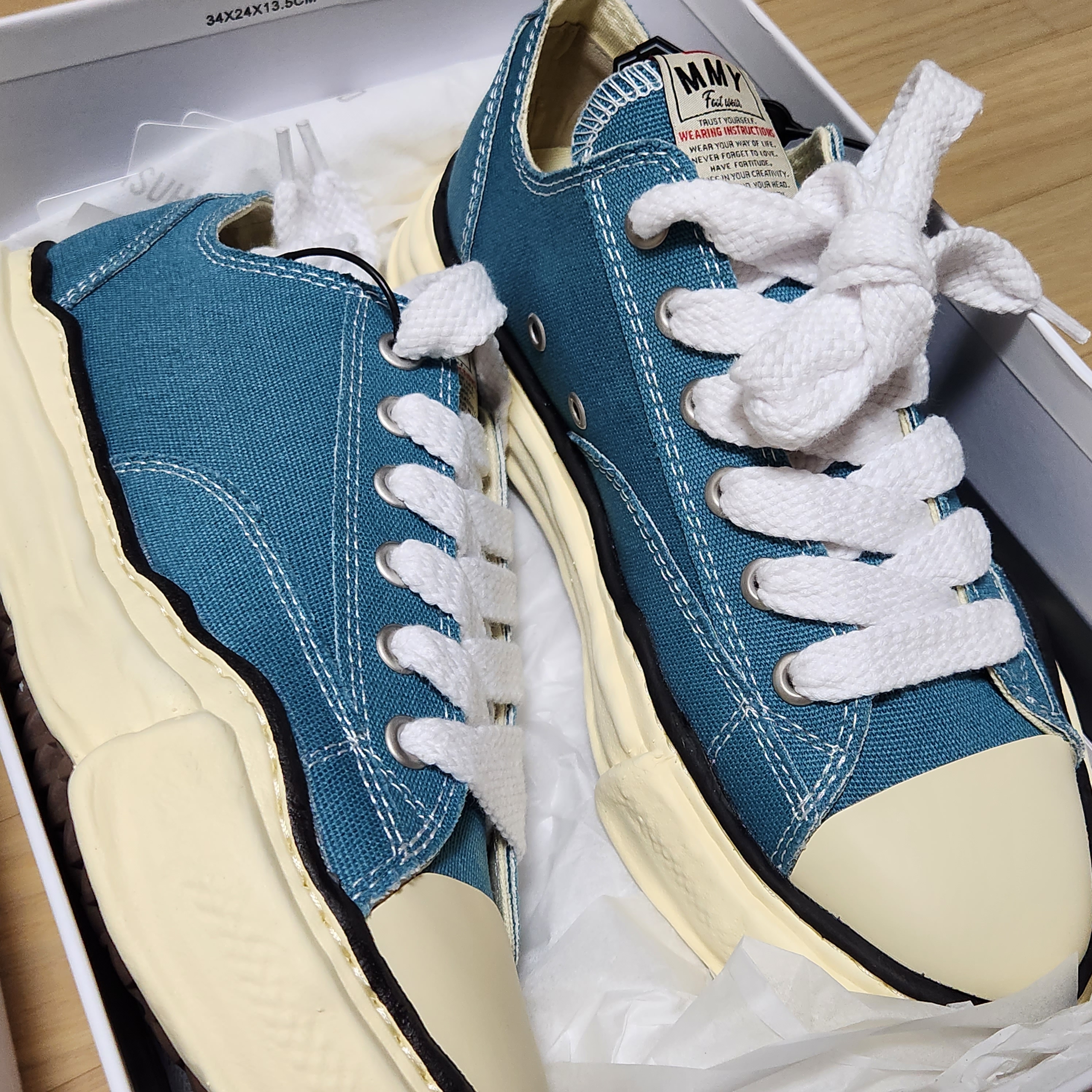 Maison Mihara Yasuhiro Peterson VL OG Sole Canvas Low-top Sneakers Blue 착용 스타일