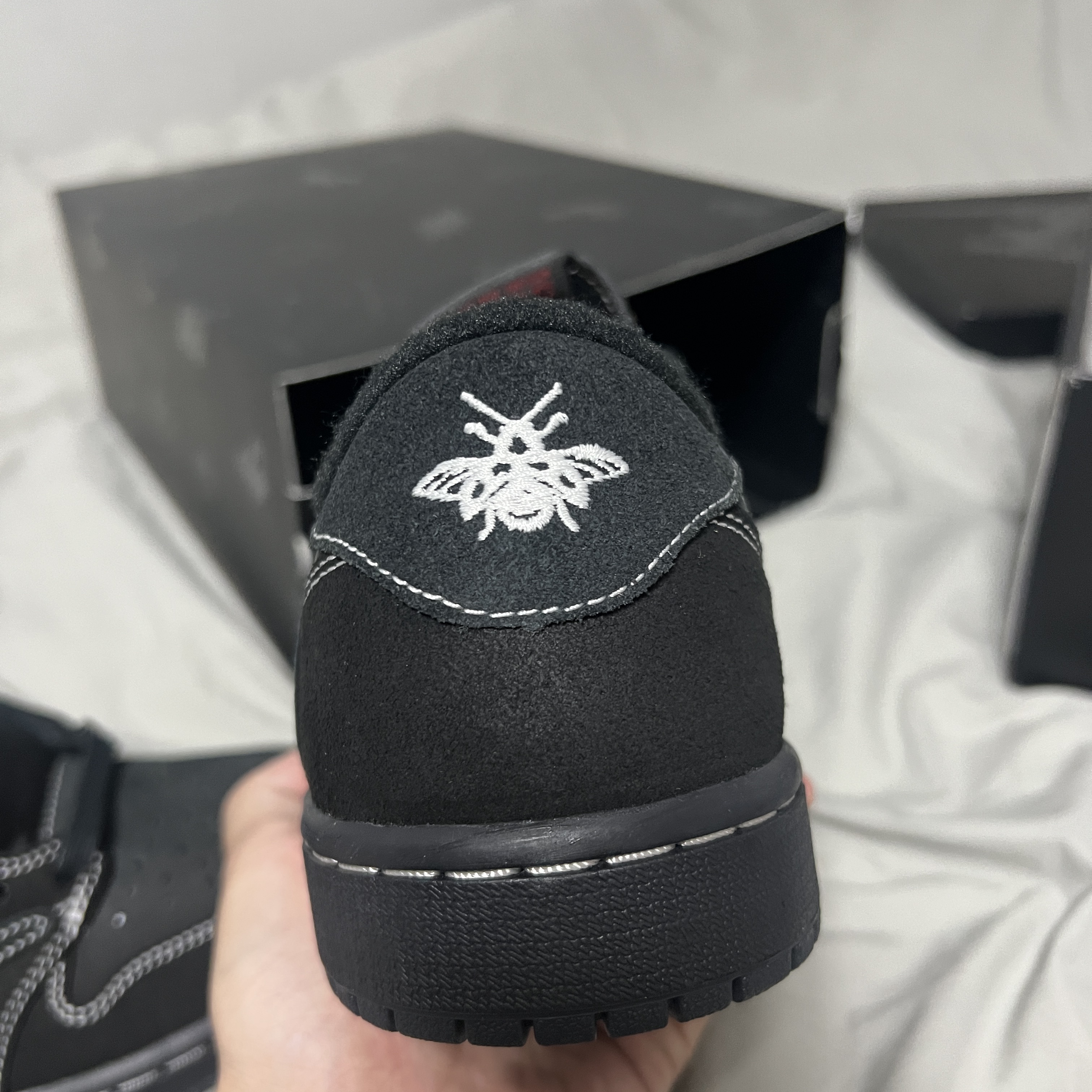 Jordan 1 x Travis Scott Retro Low OG SP Black Phantom 착용 스타일