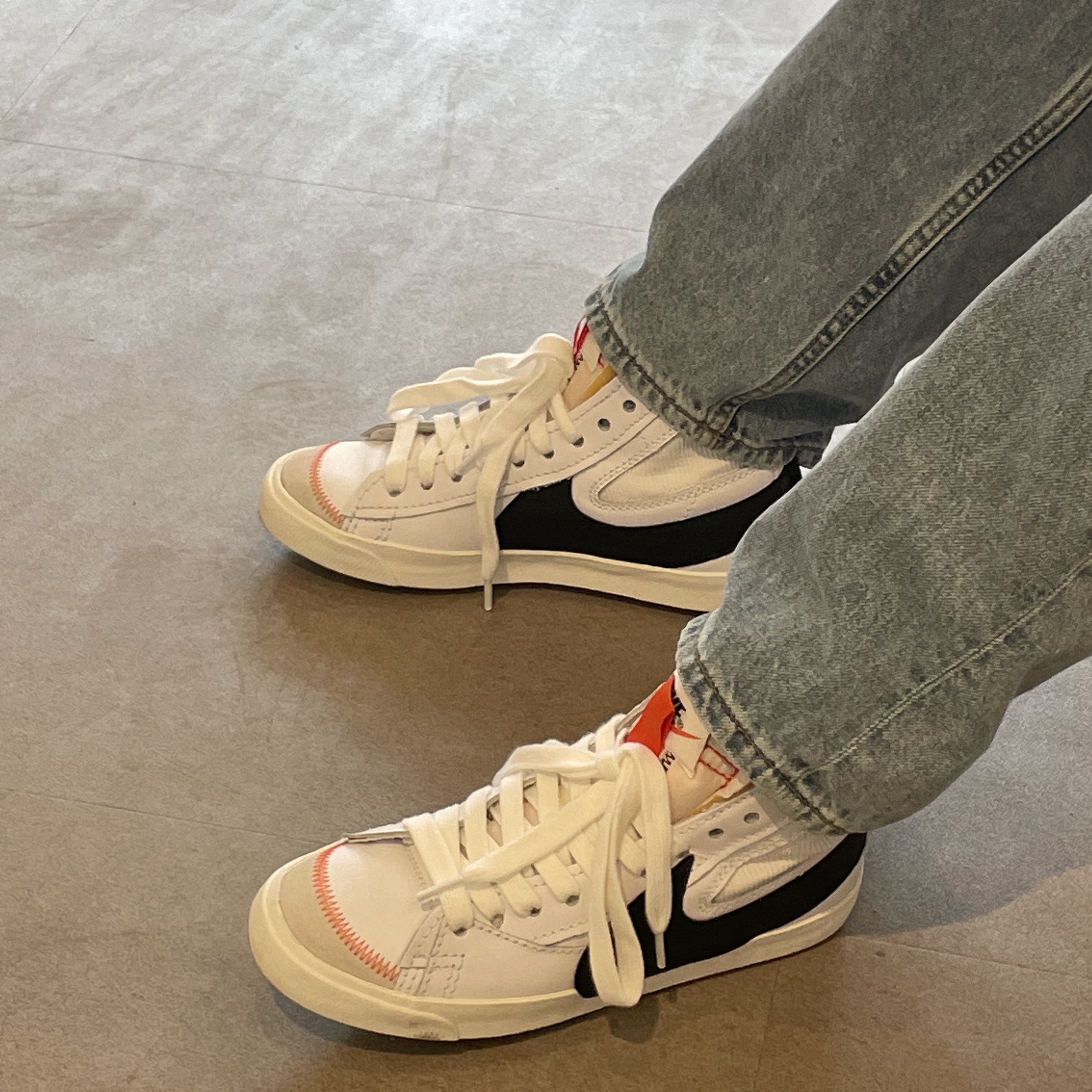 Nike Blazer Mid '77 Jumbo White and Black 착용 스타일