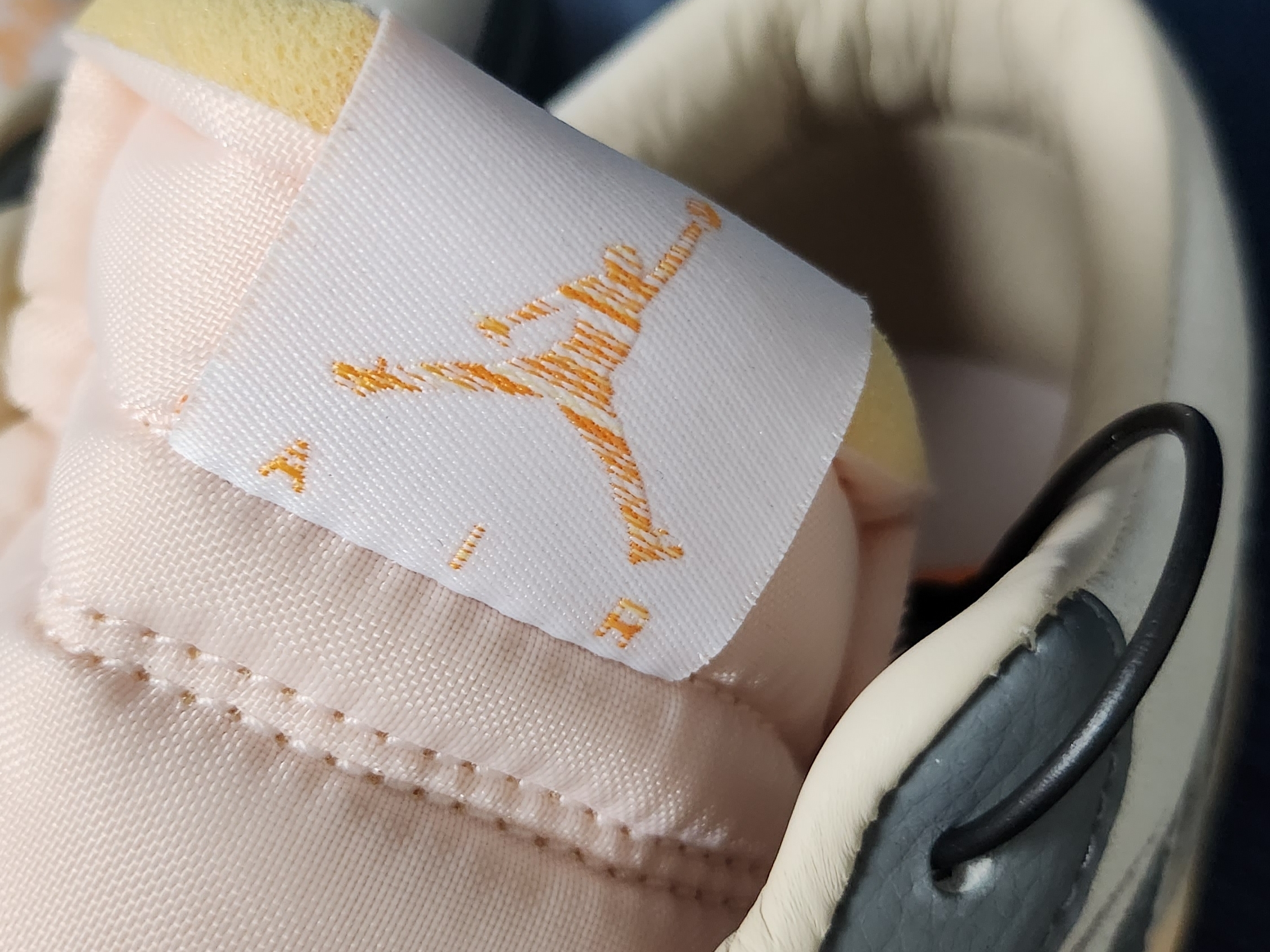 Jordan 1 Low SE Tokyo 96 착용 스타일 - 5