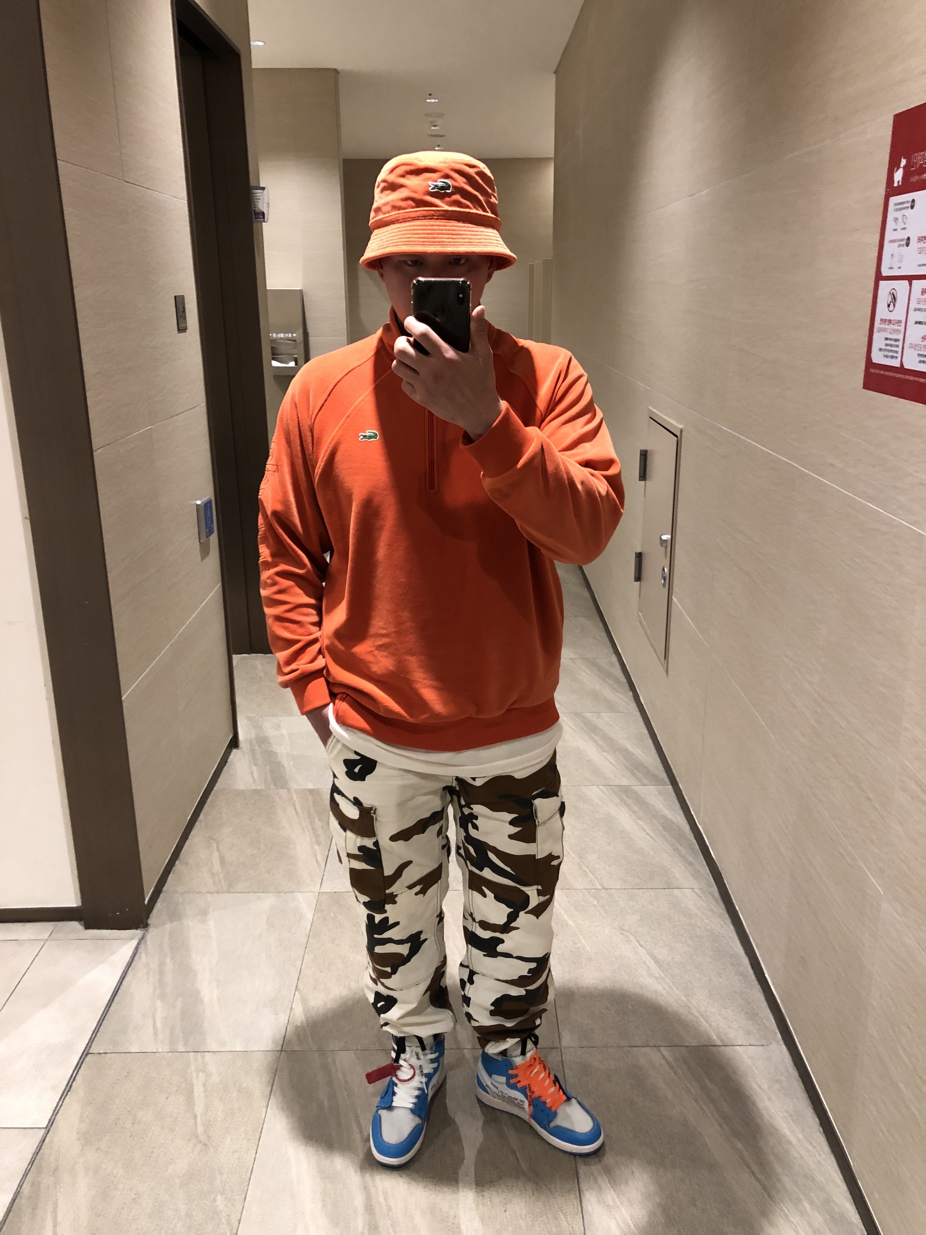 Jordan 1 x Off-White Retro High University Blue 착용 스타일