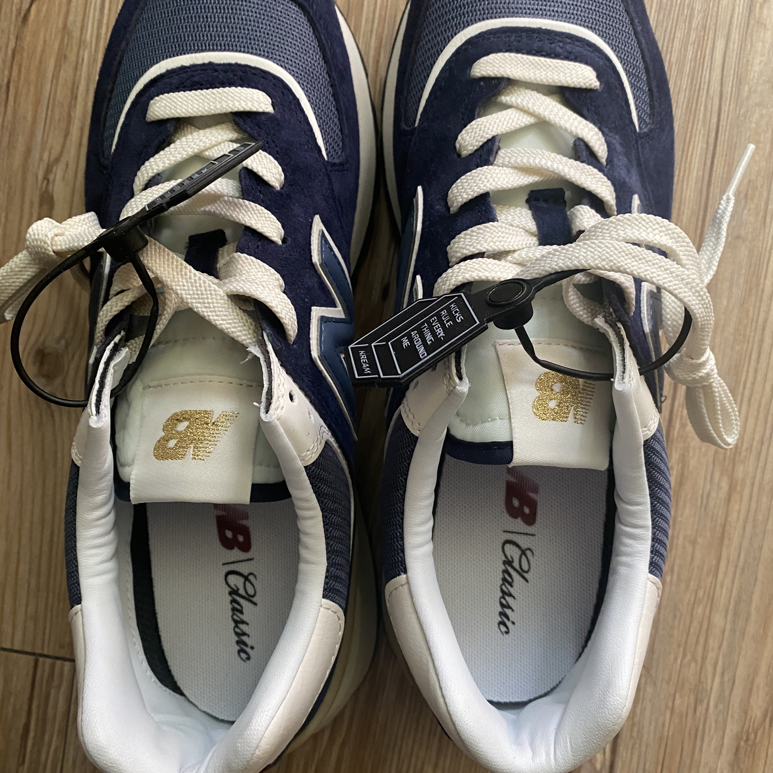 New Balance 574 Legacy Navy 착용 스타일