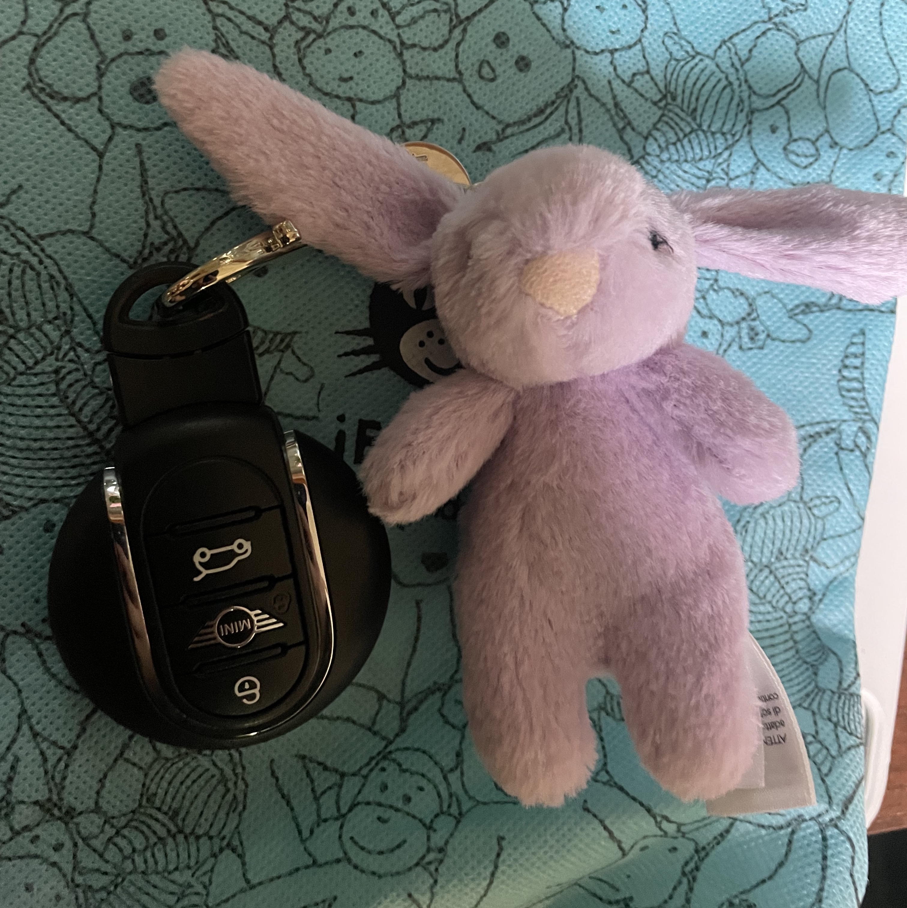 Jellycat Bashful Bunny Bag Charm Lavender 착용 스타일
