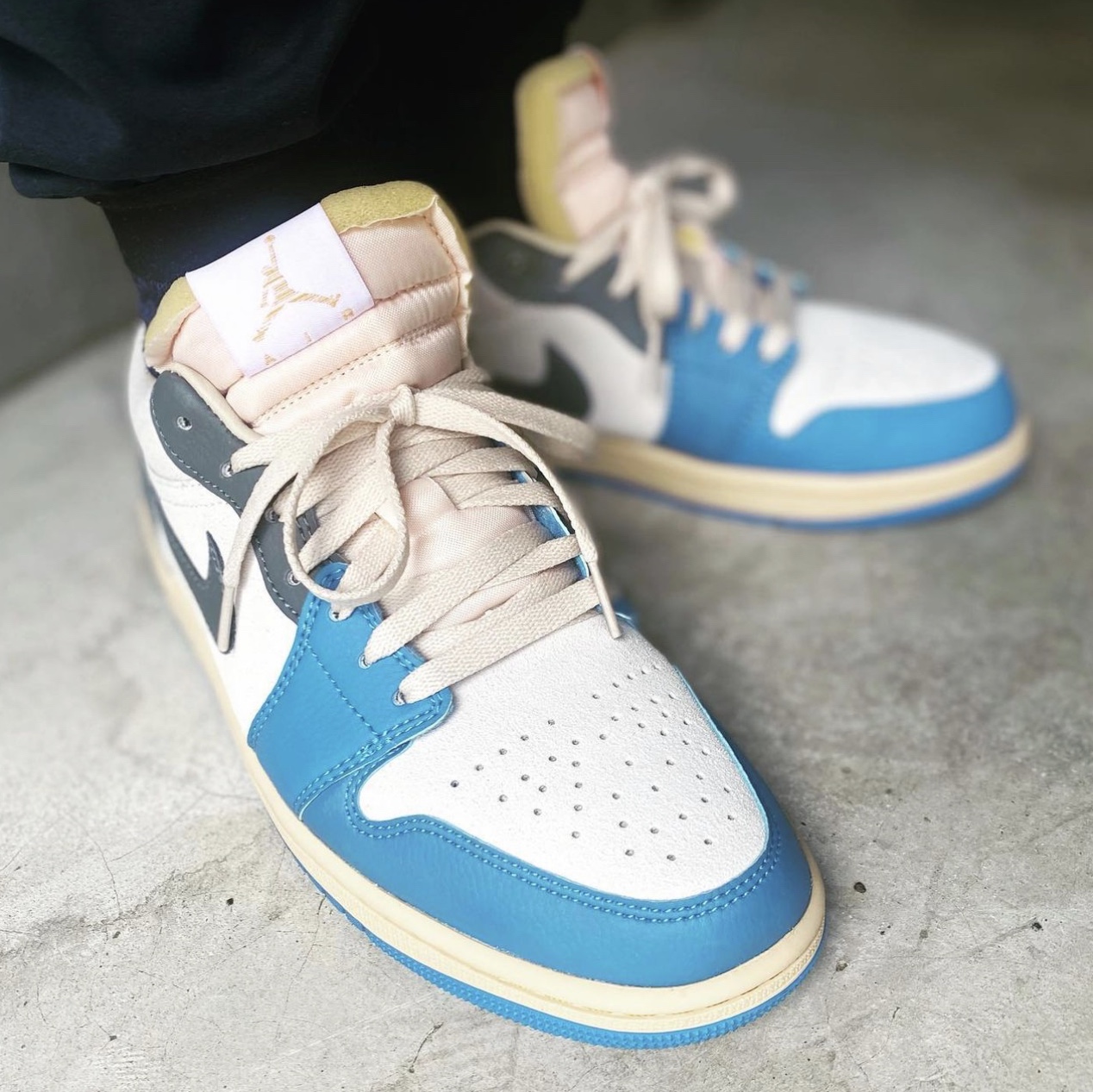 Jordan 1 Low SE Tokyo 96 착용 스타일 - 2