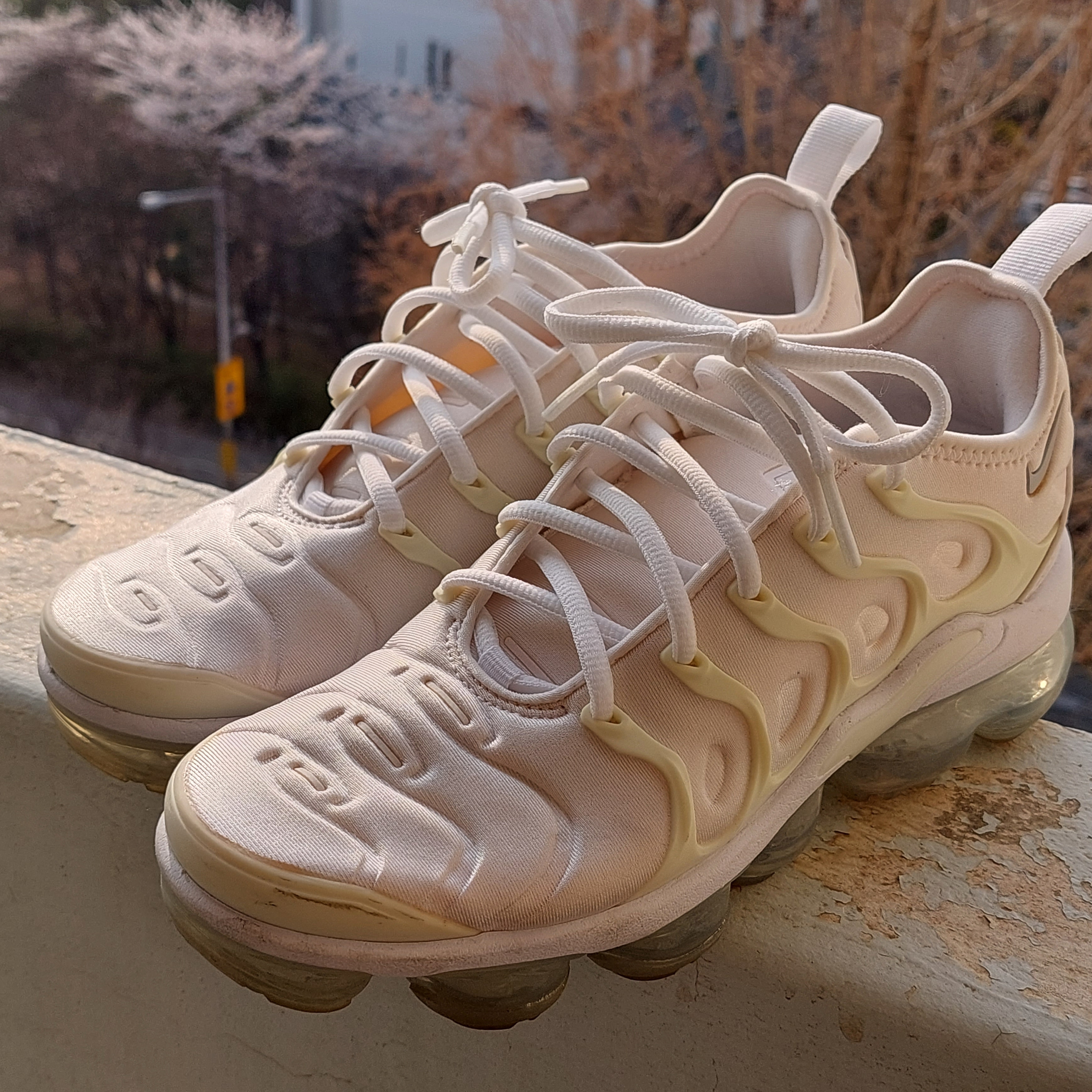 Nike Air VaporMax Plus White 착용 스타일