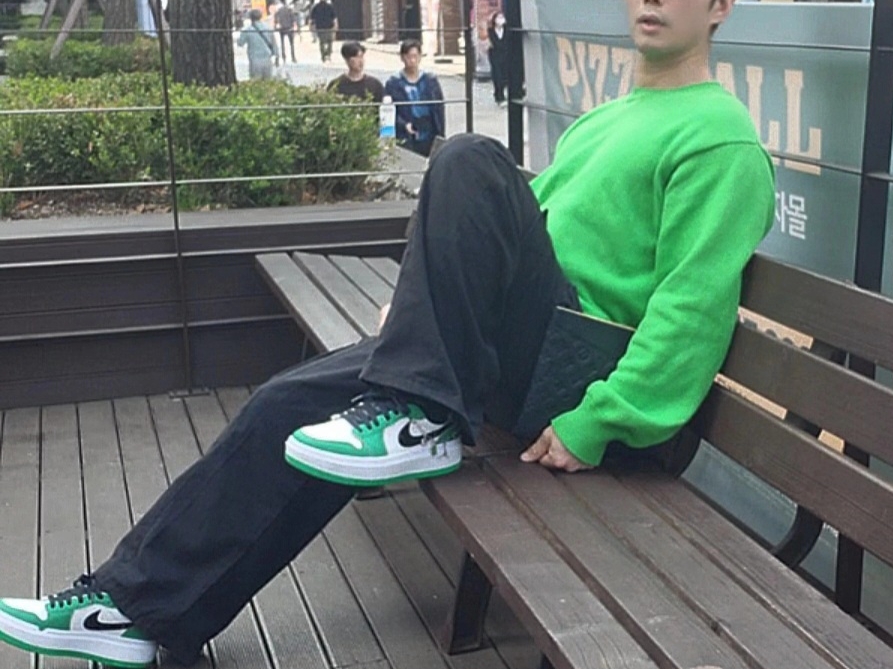 (W) Jordan 1 Elevate Low SE Lucky Green 착용 스타일 - 1
