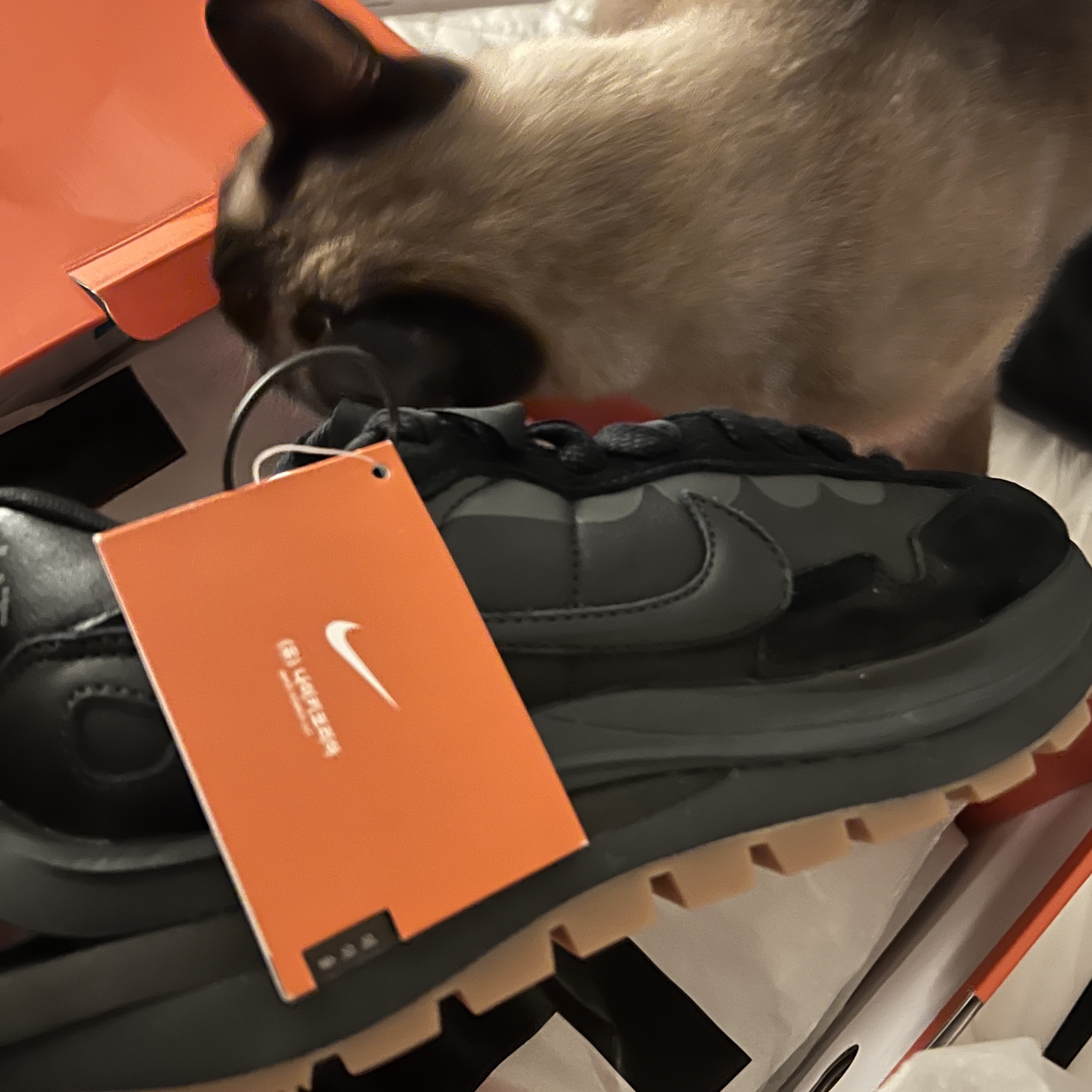 Nike x Sacai VaporWaffle Black and Gum 착용 스타일