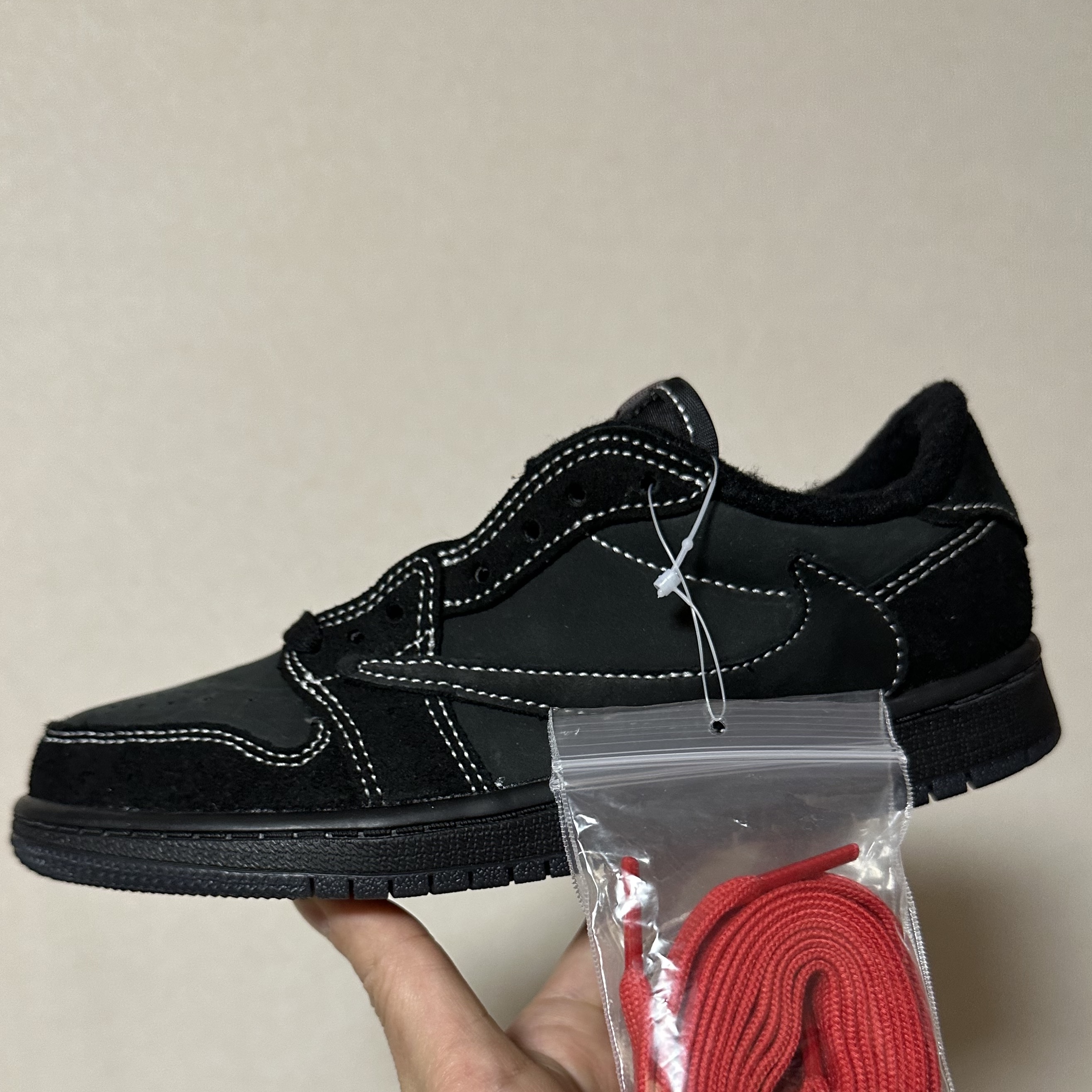 Jordan 1 x Travis Scott Retro Low OG SP Black Phantom, (PS) Jordan 1 x Travis Scott Retro Low OG SP Black Phantom 착용 스타일 - 2