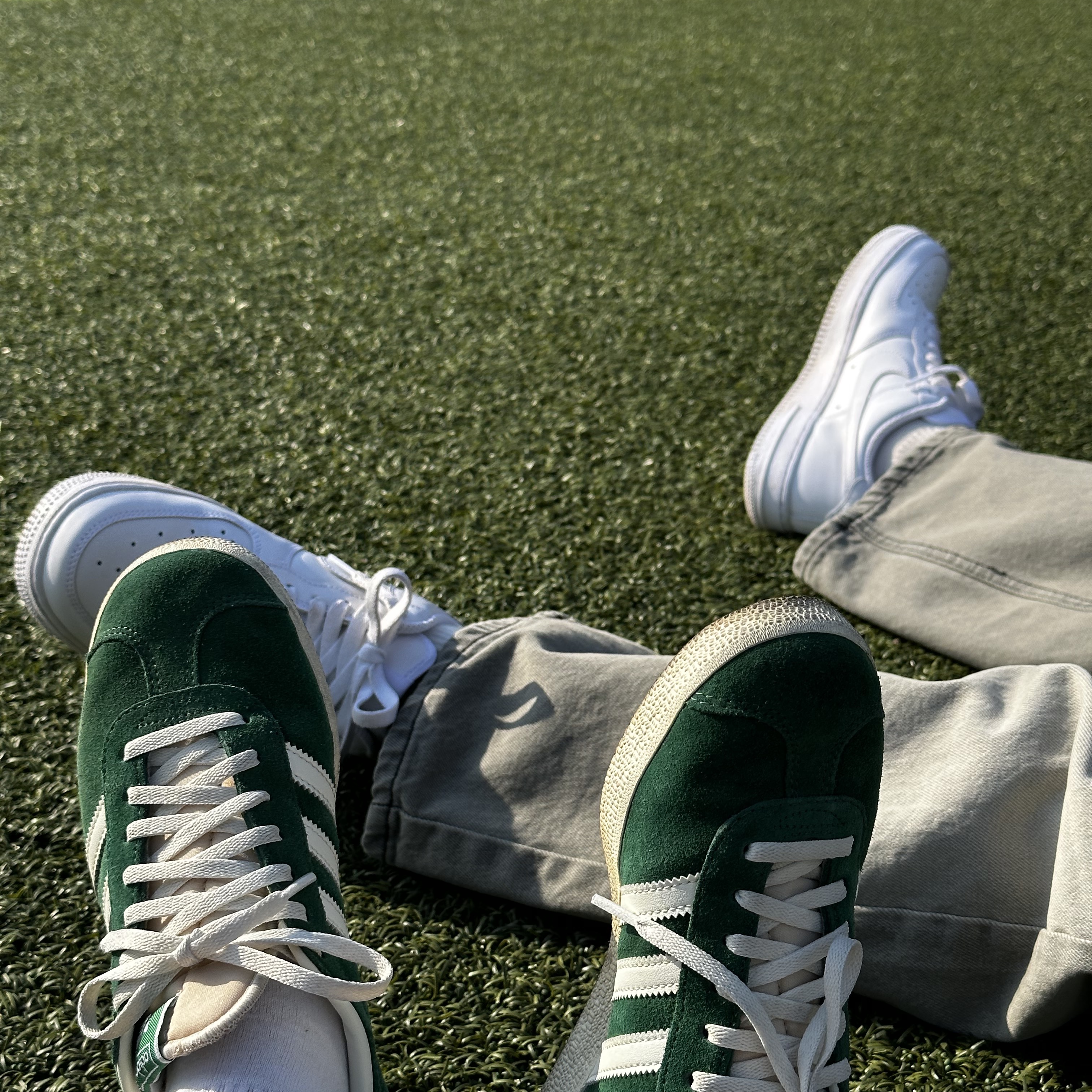 Adidas Gazelle Dark Green Cream White 착용 스타일
