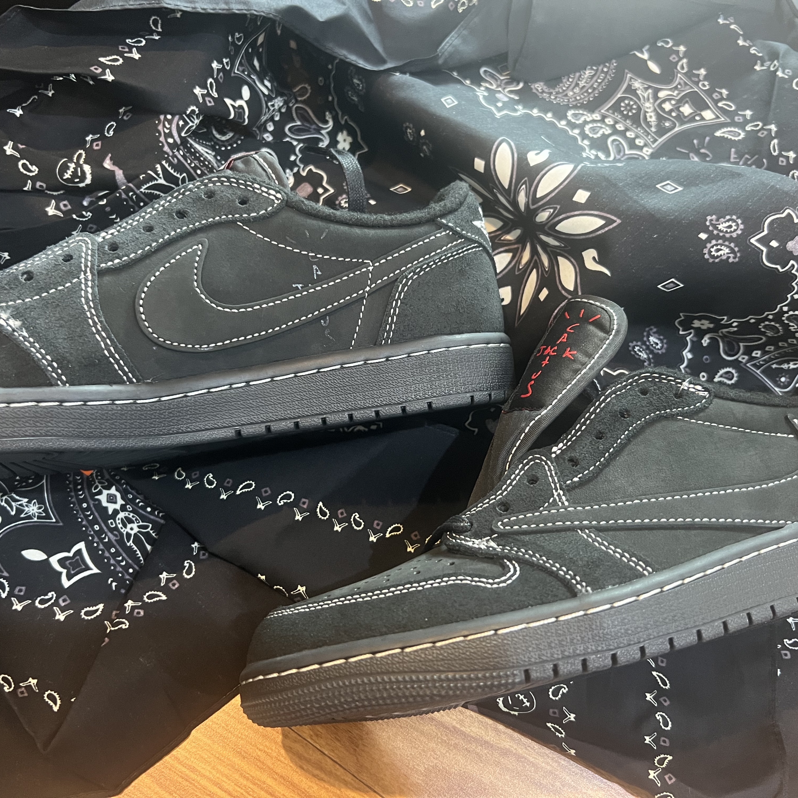 Jordan 1 x Travis Scott Retro Low OG SP Black Phantom, Nike Air Max 1 '86 Original Big Bubble 착용 스타일 - 5