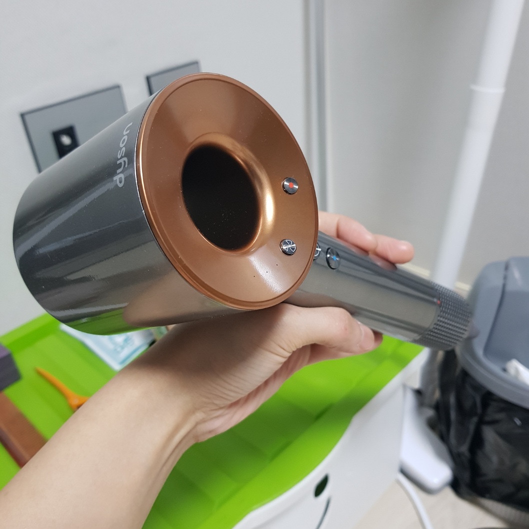 Dyson Supersonic Hair Dryer Nickel Copper (Korean Ver.) 착용 스타일
