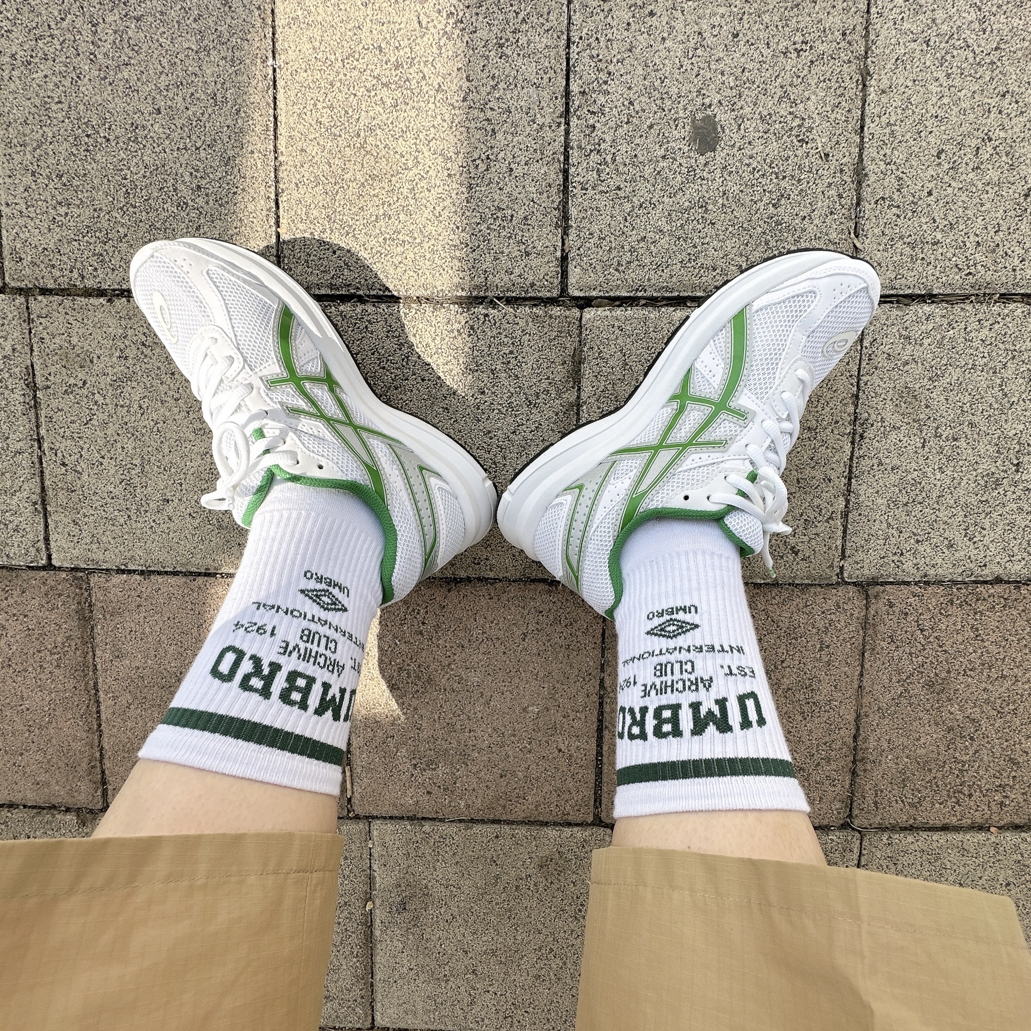 Asics Jog 100 S White Green - 2E Wide 착용 스타일