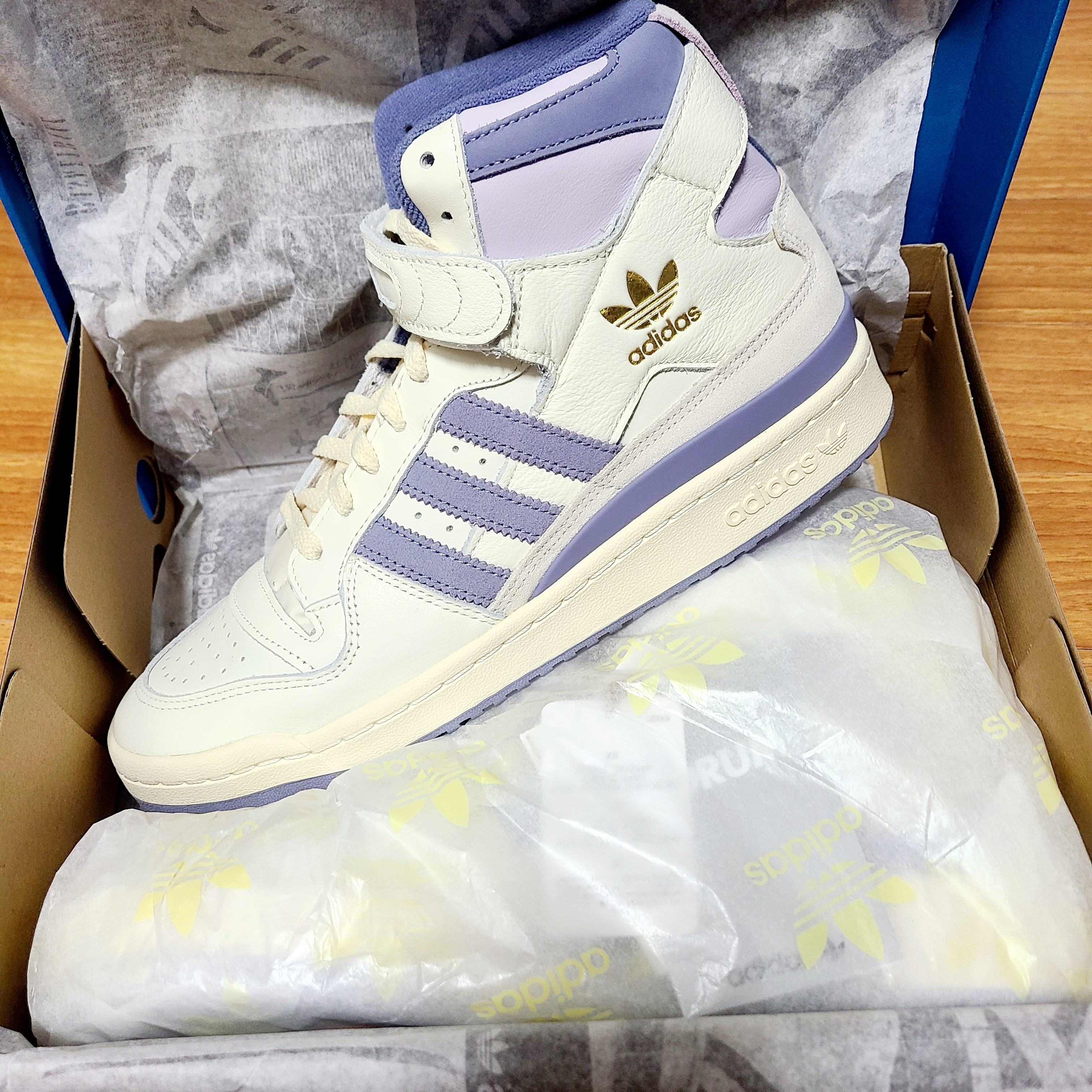 Adidas Forum 84 High Off White Silver Violet 착용 스타일
