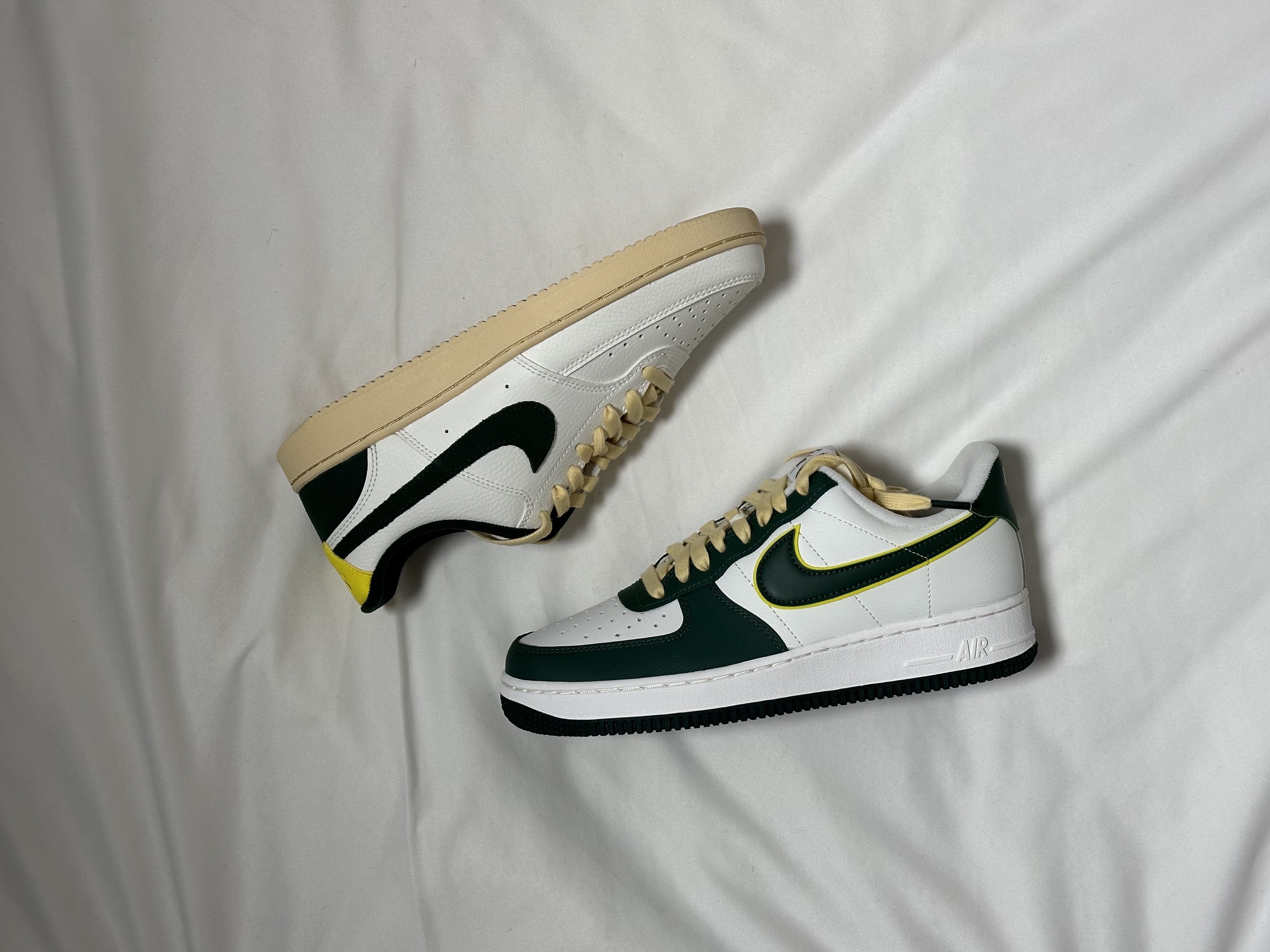 Nike Court Vision Low Green Sail, Nike Air Force 1 '07 LV8 Sail Noble Green 착용 스타일 - 1