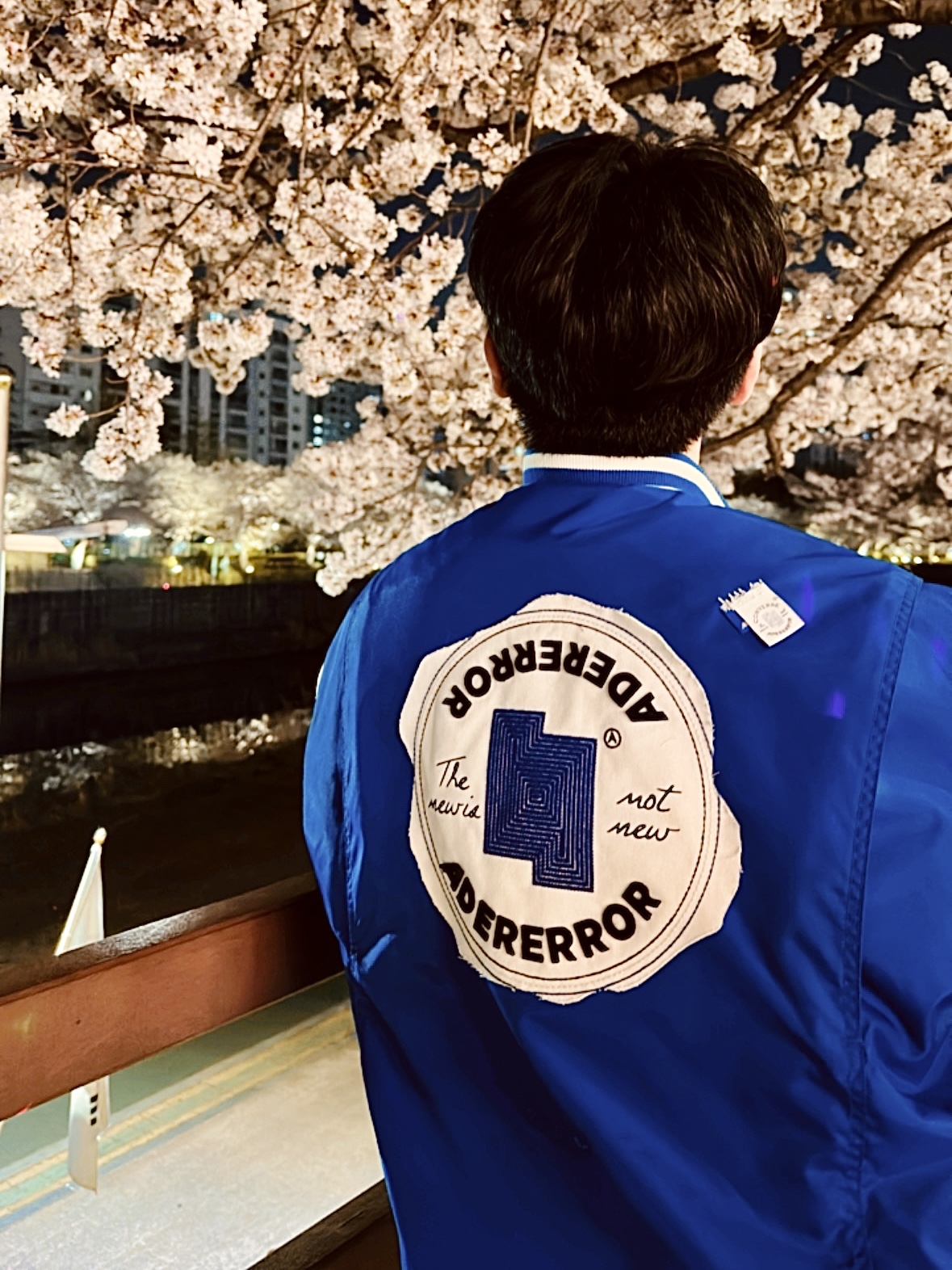 Converse x Ader Error Shapes Varsity Jacket Cobalt 착용 스타일