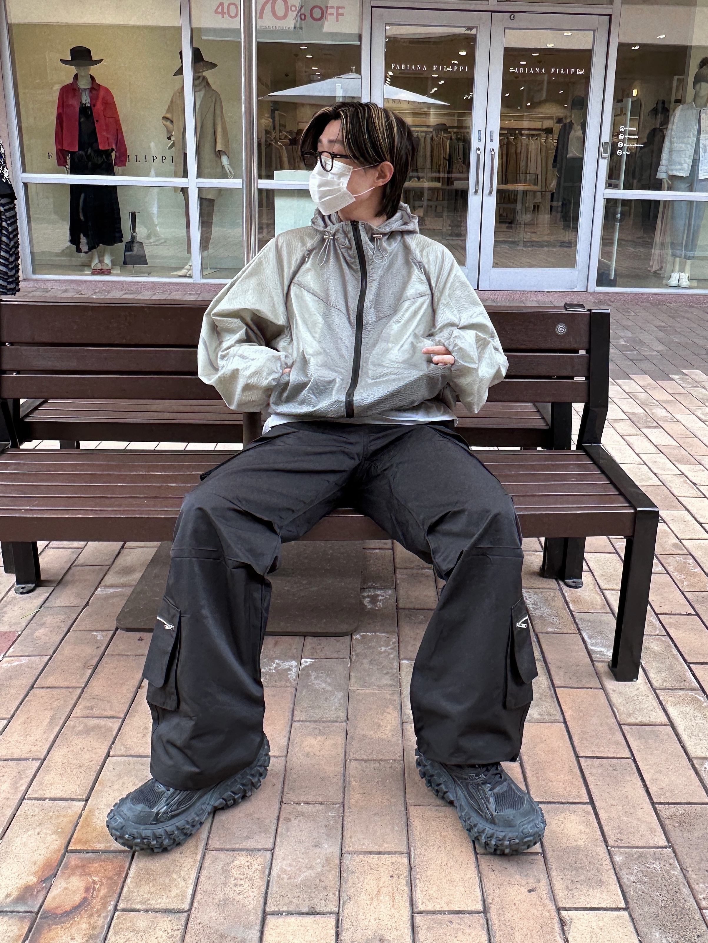 Balenciaga Defender Sneakers Black 착용 스타일 - 1