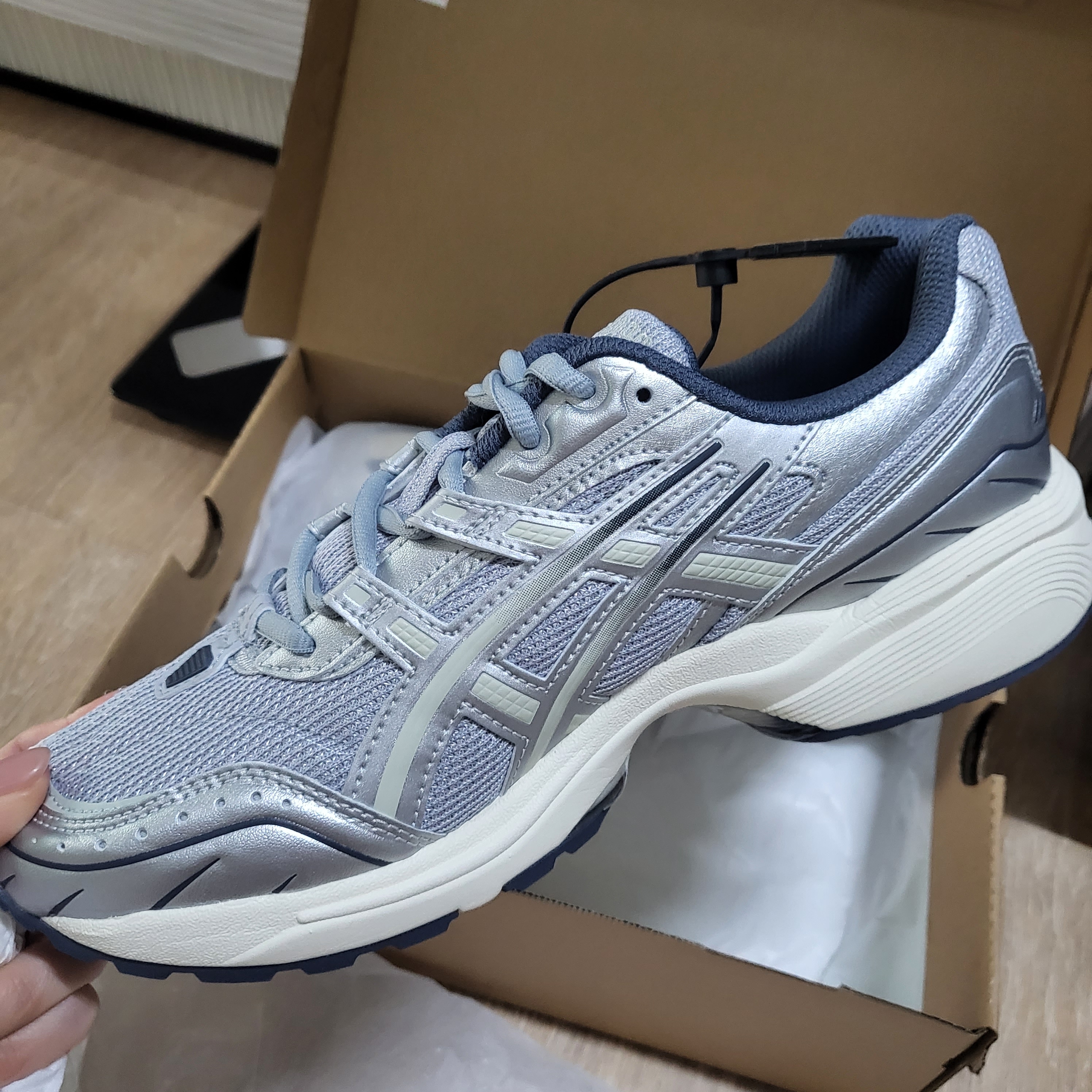 Asics Gel-1090 Piedmont Grey 착용 스타일 - 1