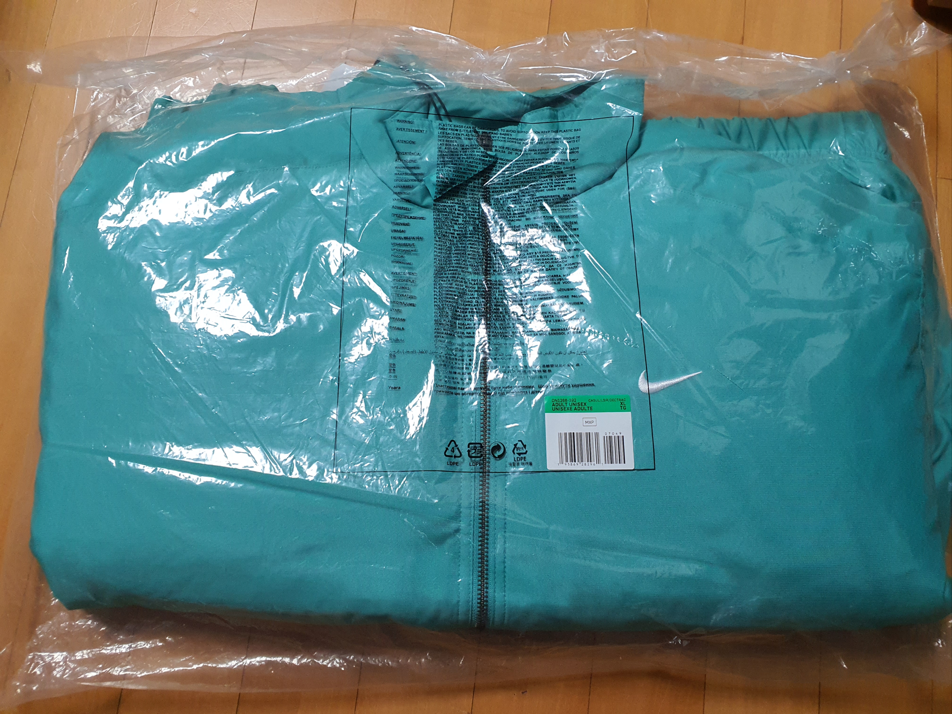 Nike NRG Solo Swoosh Satin Bomber Jacket Washed Teal - US/EU 착용 스타일