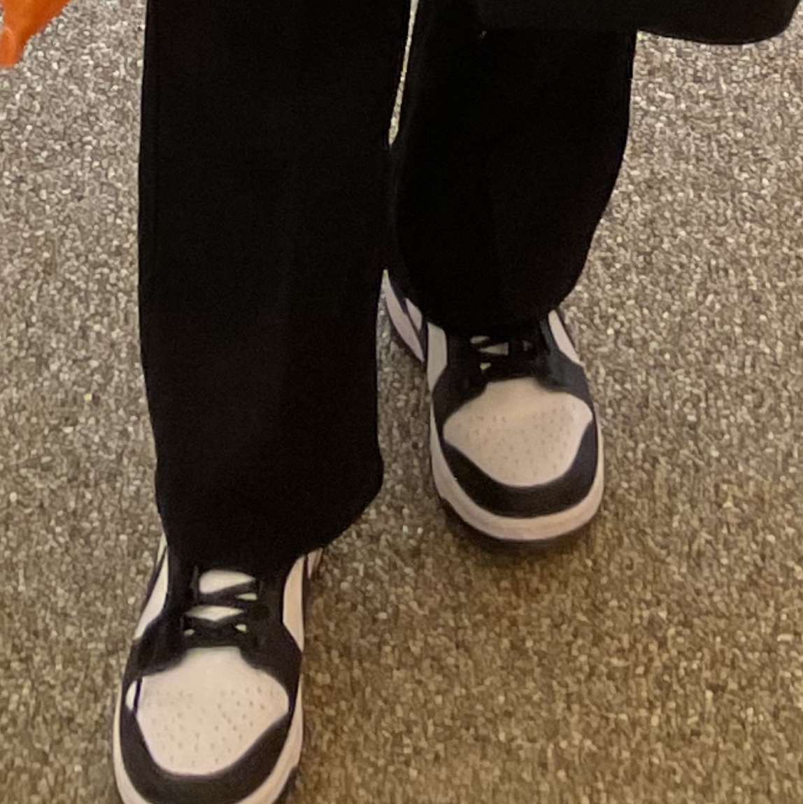 (W) Nike Dunk Low Black 착용 스타일 - 2