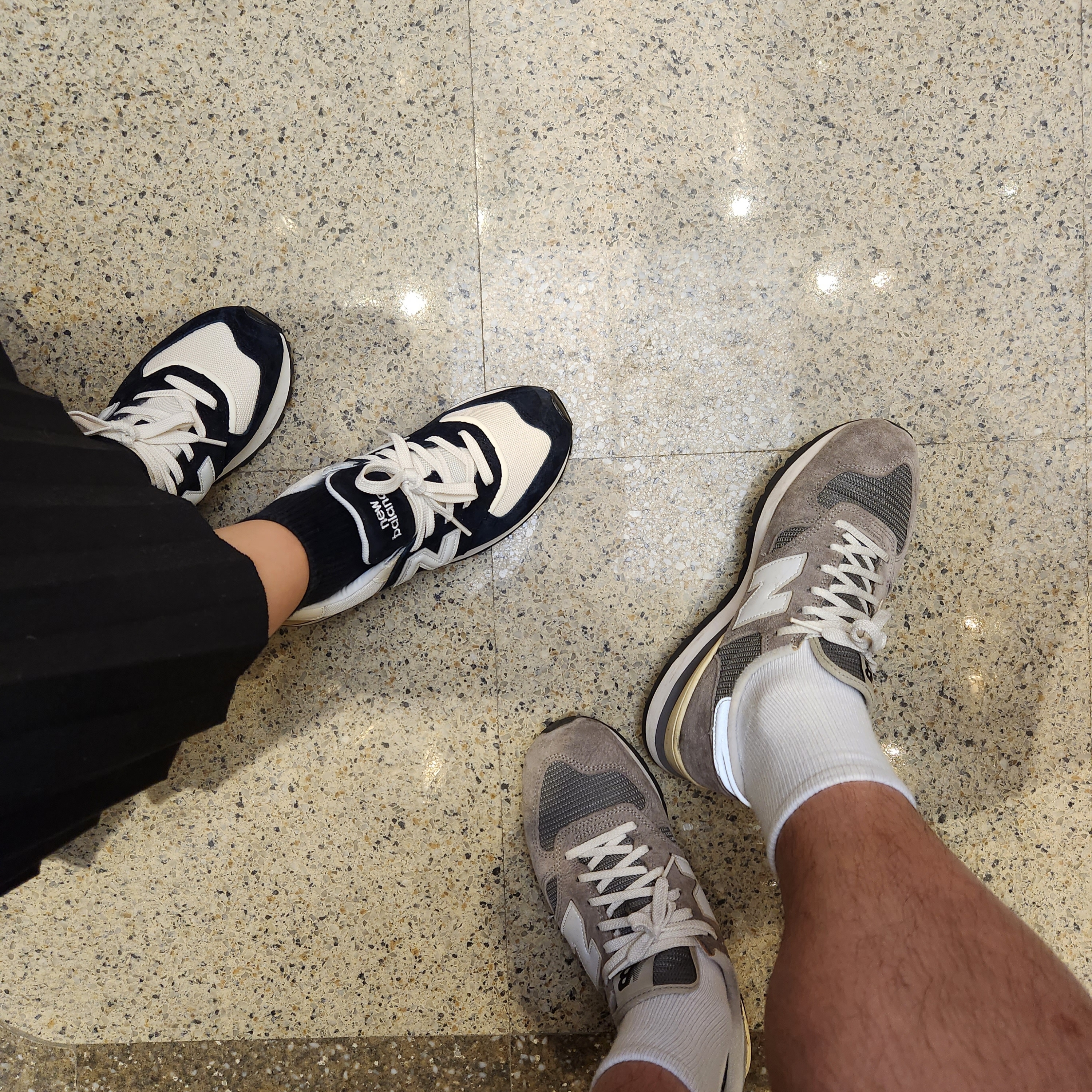 New Balance 574 Legacy Black Angora 착용 스타일