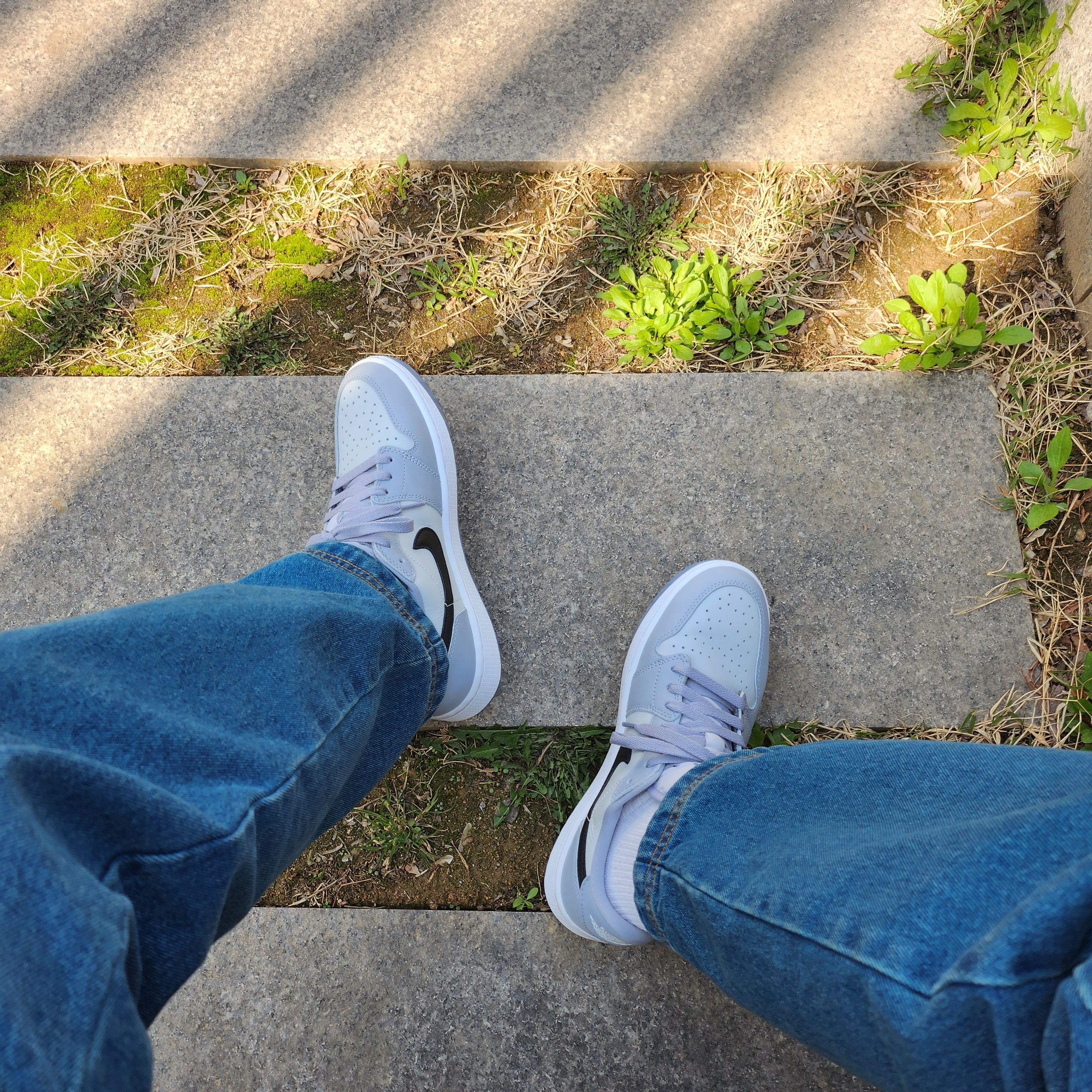 Jordan 1 Low Golf Wolf Grey 착용 스타일 - 2