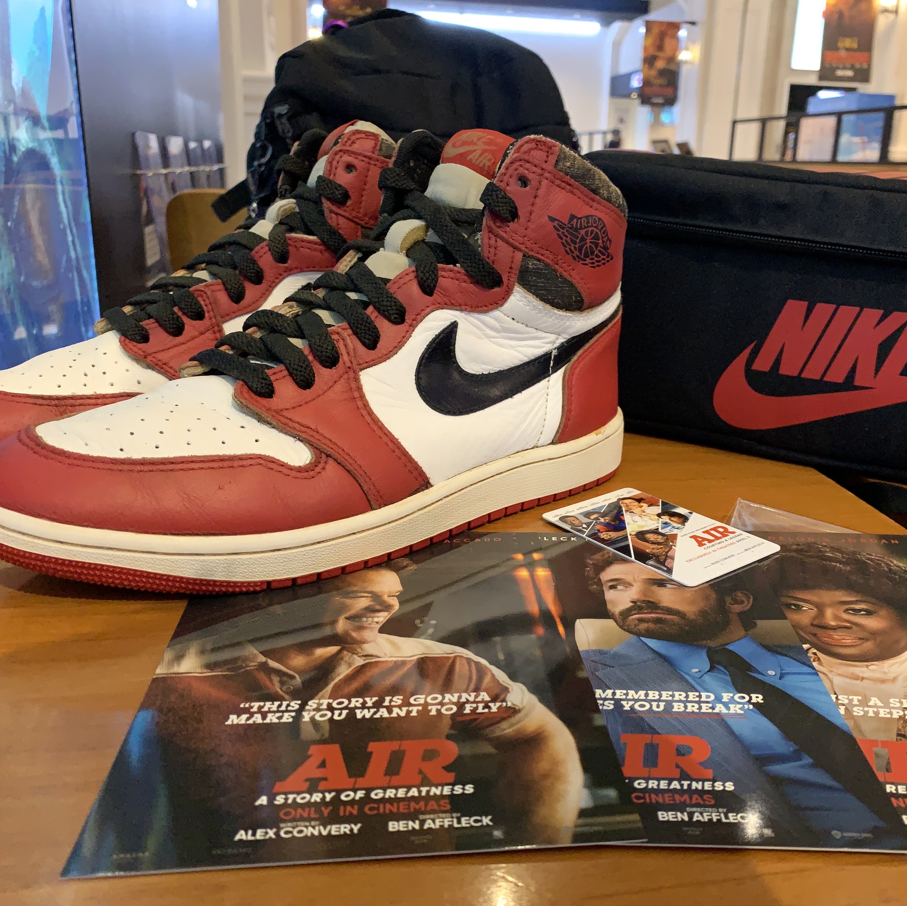 Jordan 1 OG Chicago 1985 착용 스타일 - 1