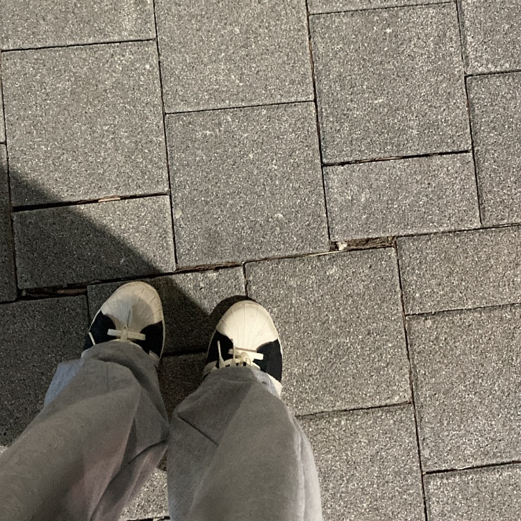 Adidas Superstar 82 Black White 착용 스타일
