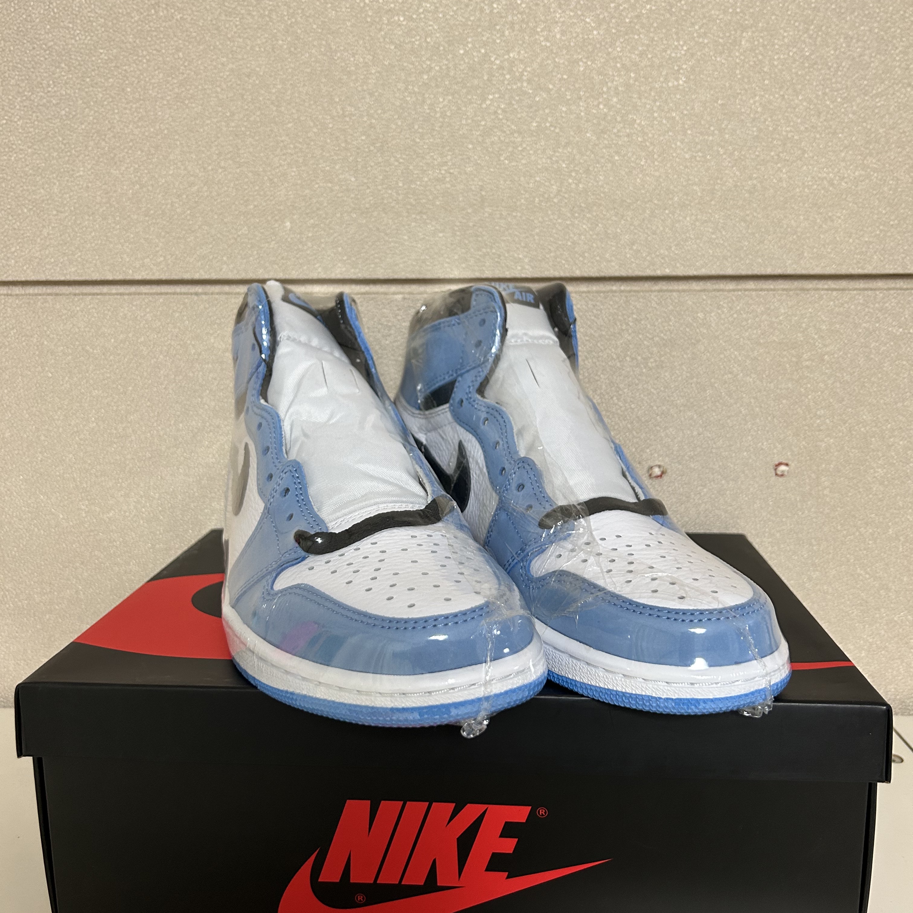 Jordan 1 Retro High OG University Blue 착용 스타일