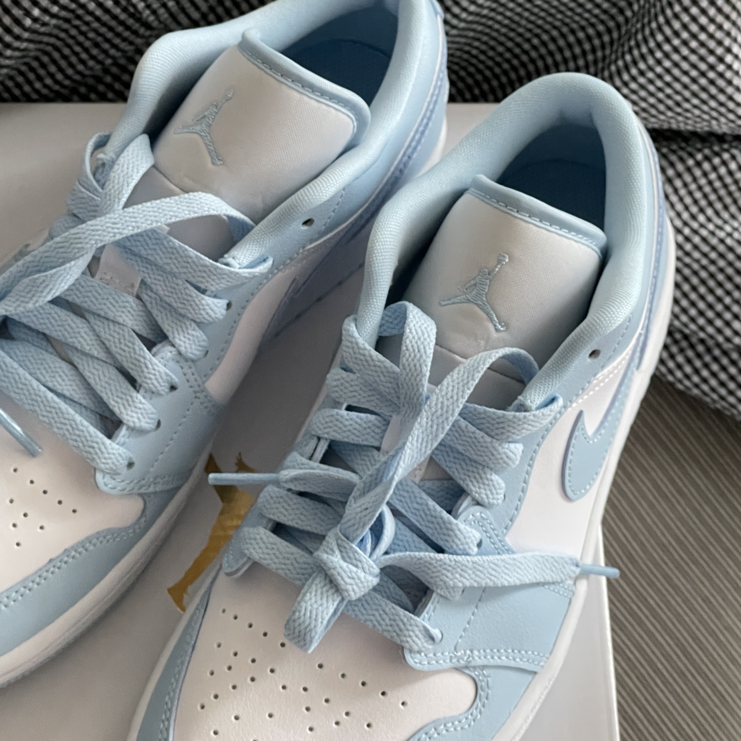 (W) Jordan 1 Low White Ice Blue 착용 스타일