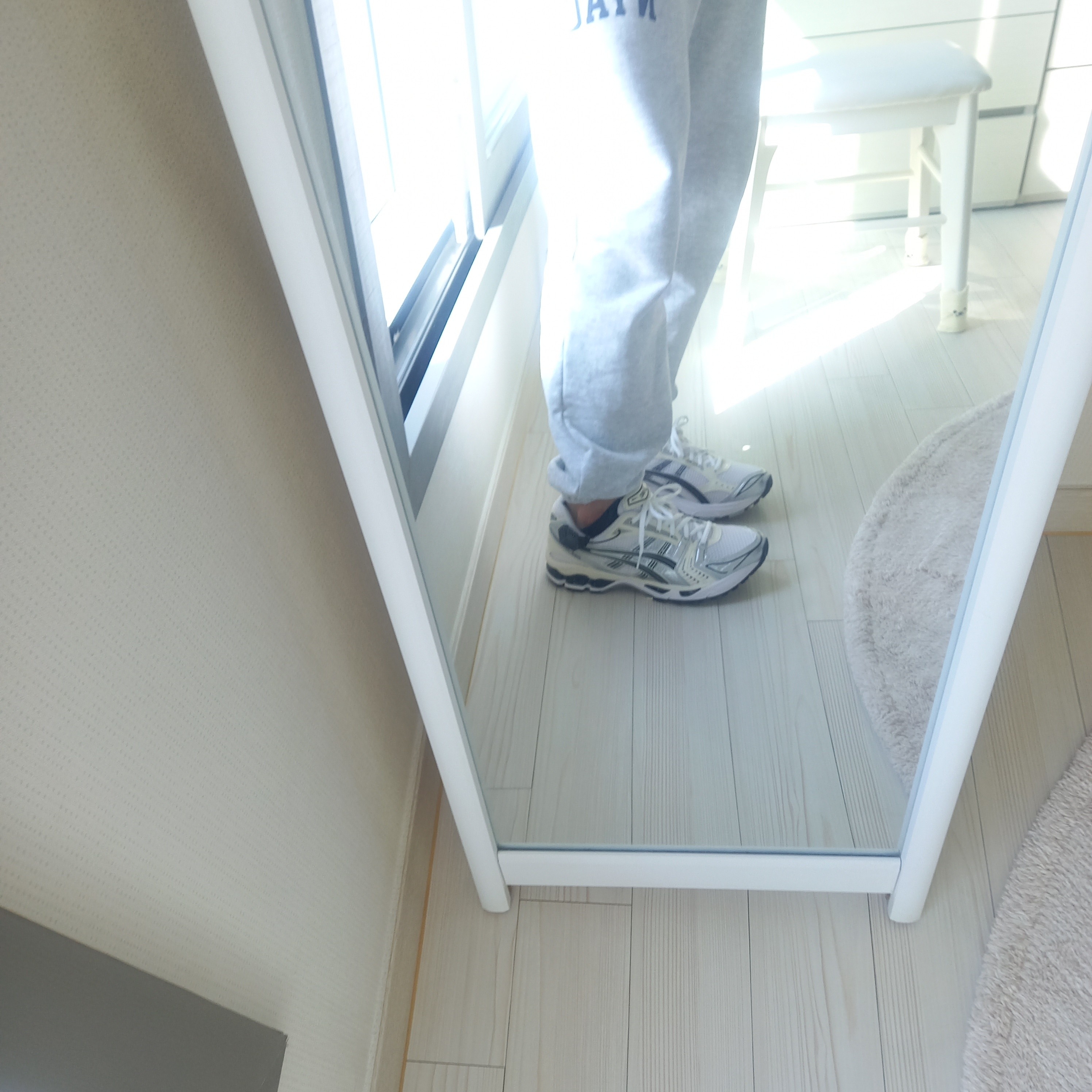 (W) Asics Gel-Kayano 14 White Midnight 착용 스타일 - 5