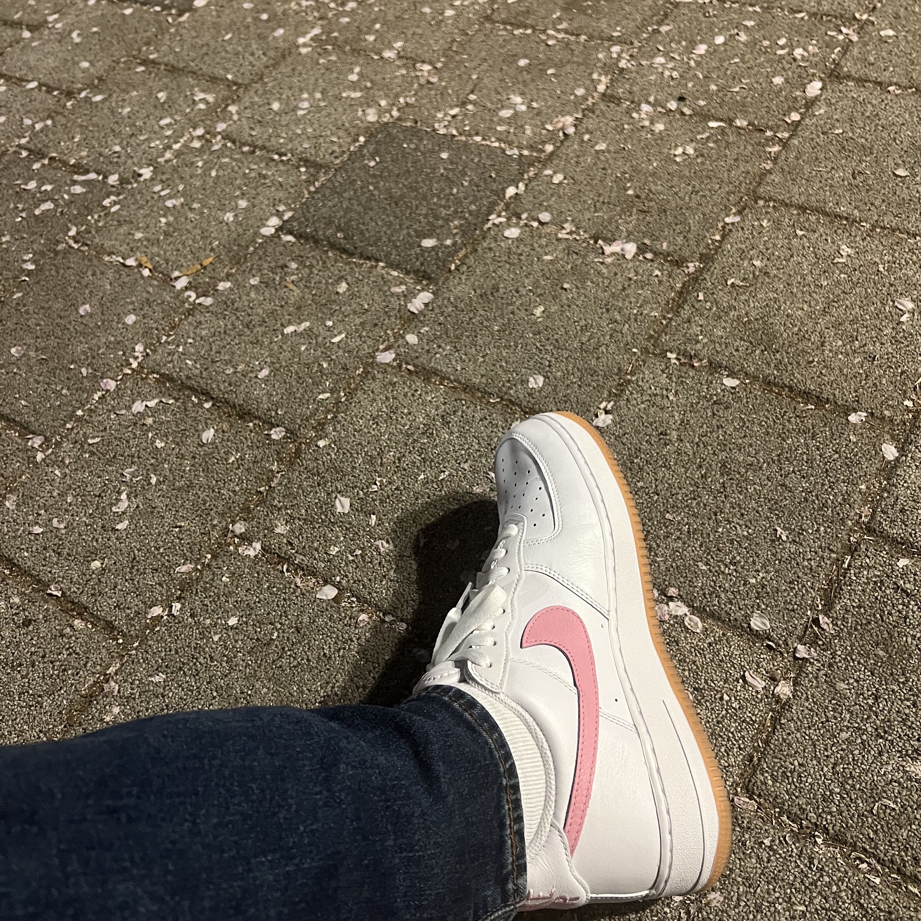 Nike Air Force 1 Low Retro Color of the Month White Pink 착용 스타일