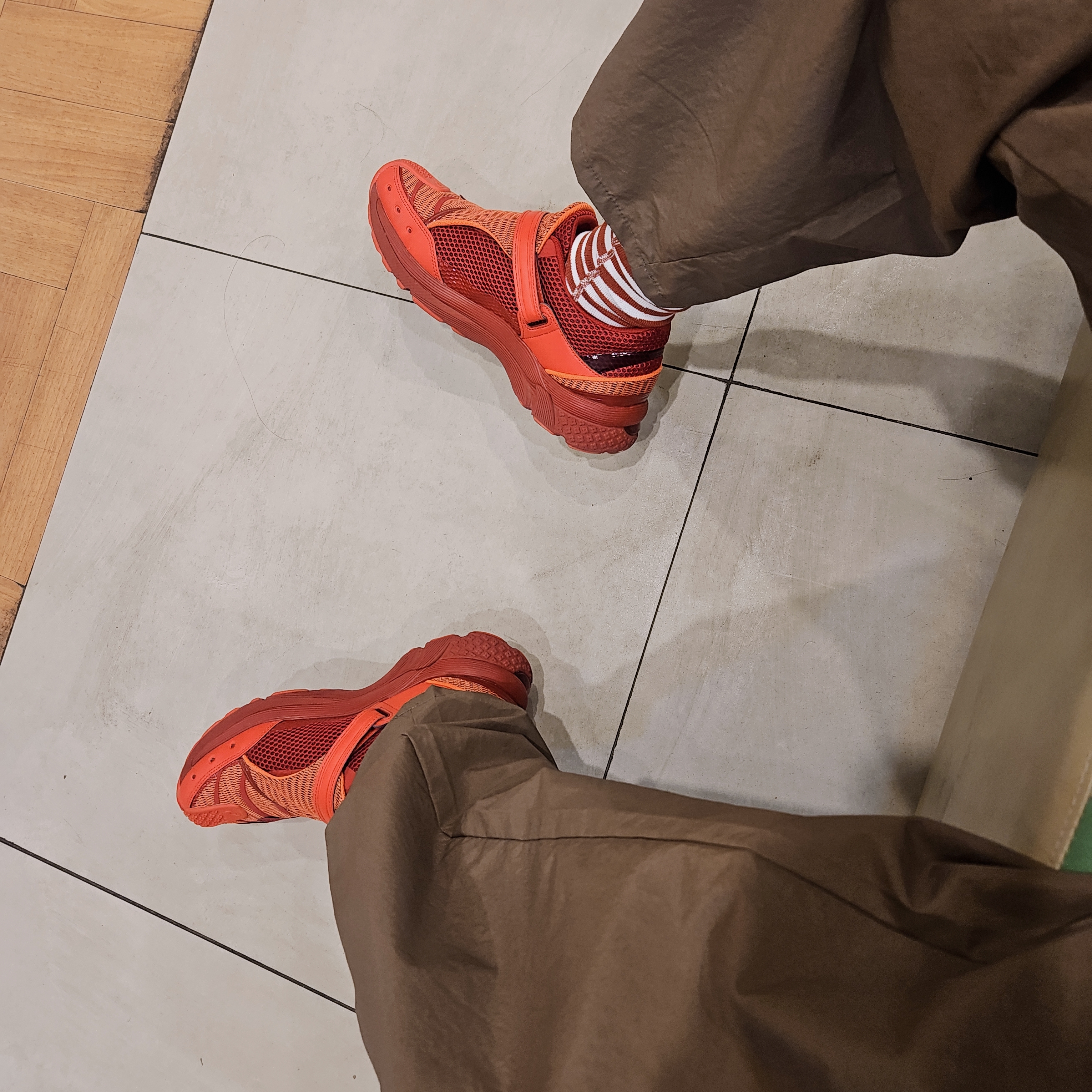 Sansan Gear Side Snap Pants Brown - 22FW, Asics x Kiko Kostadinov Gel-Kiril 2 Cayenne 착용 스타일