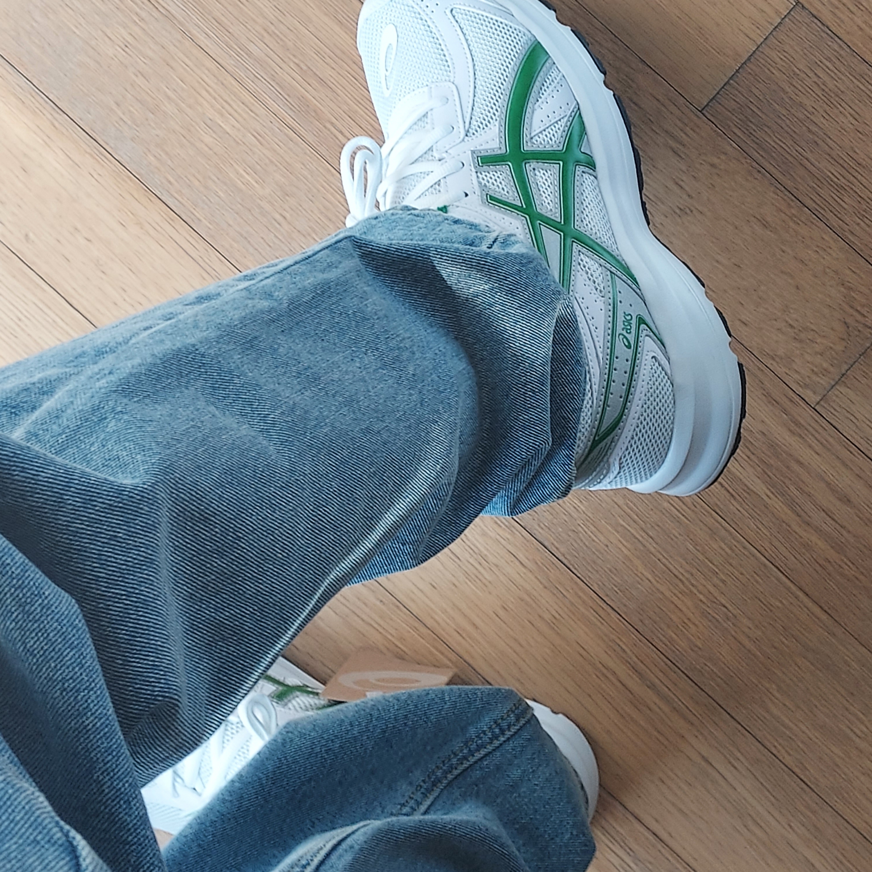 Asics Jog 100 S White Green - 2E Wide 착용 스타일