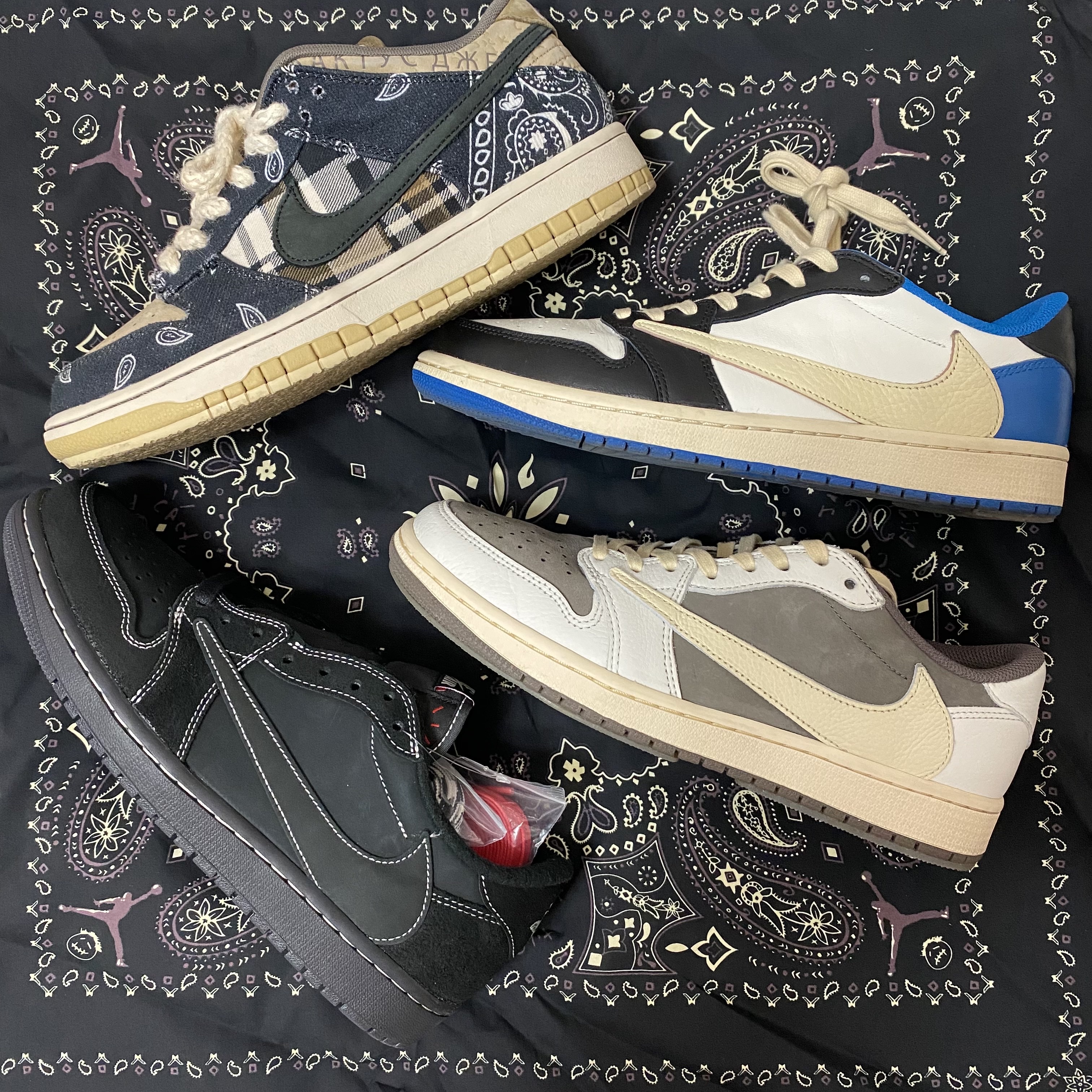 Nike x Travis Scott SB Dunk Low, Jordan 1 x Travis Scott Retro Low OG SP Sail and Ridgerock 착용 스타일