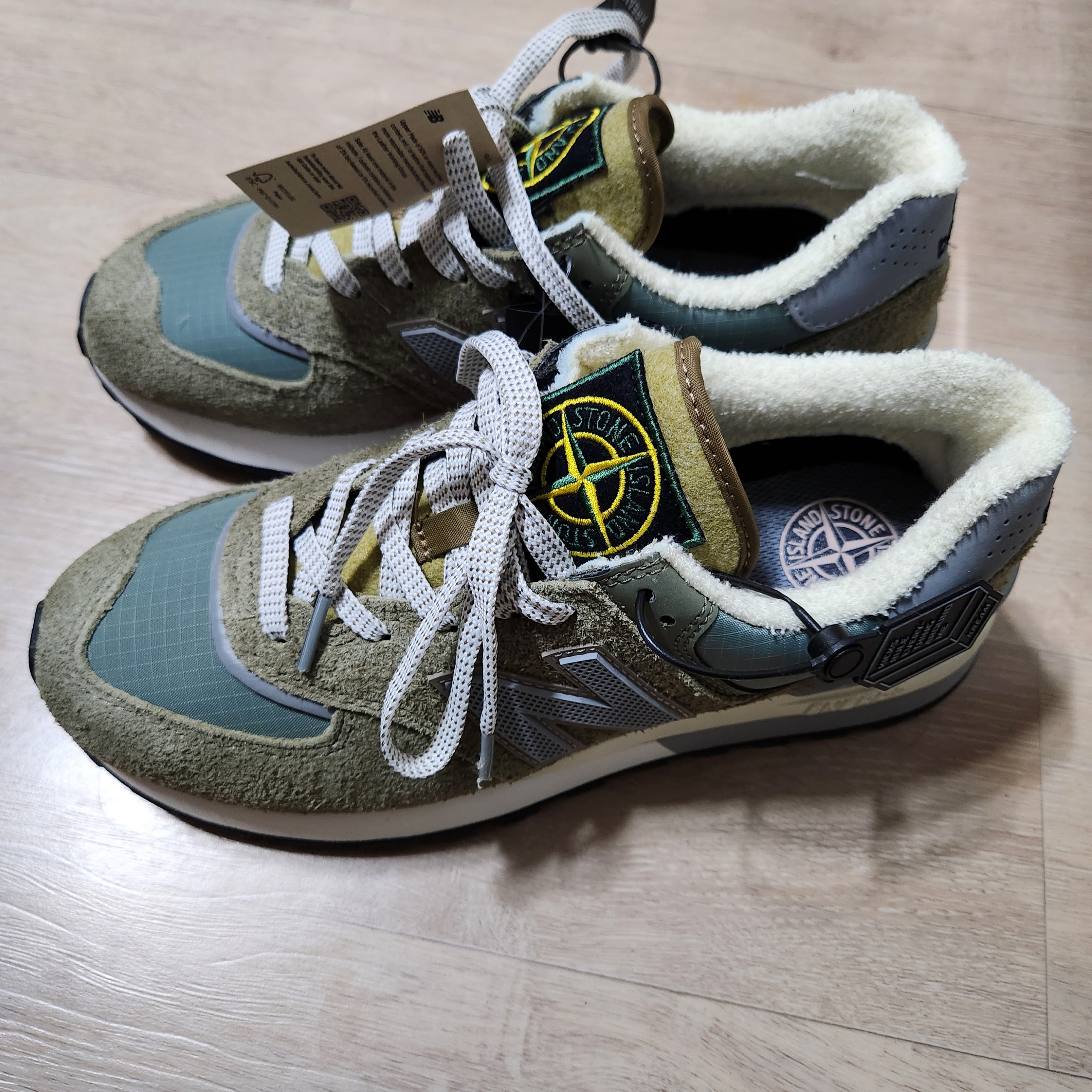 New Balance x Stone Island 574 Legacy Green 착용 스타일