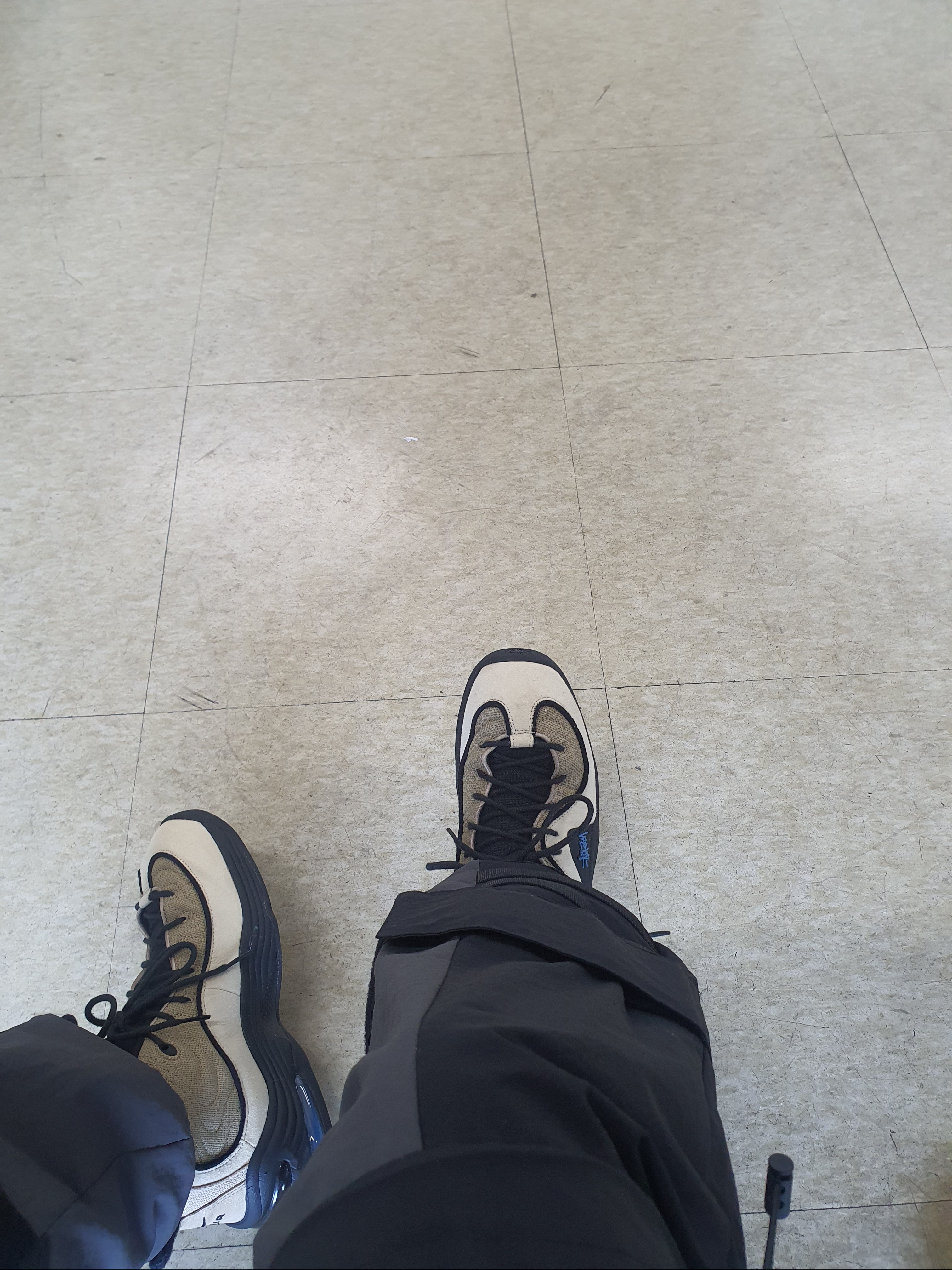 Nike x Stussy Air Penny II Rattan and Limestone 착용 스타일