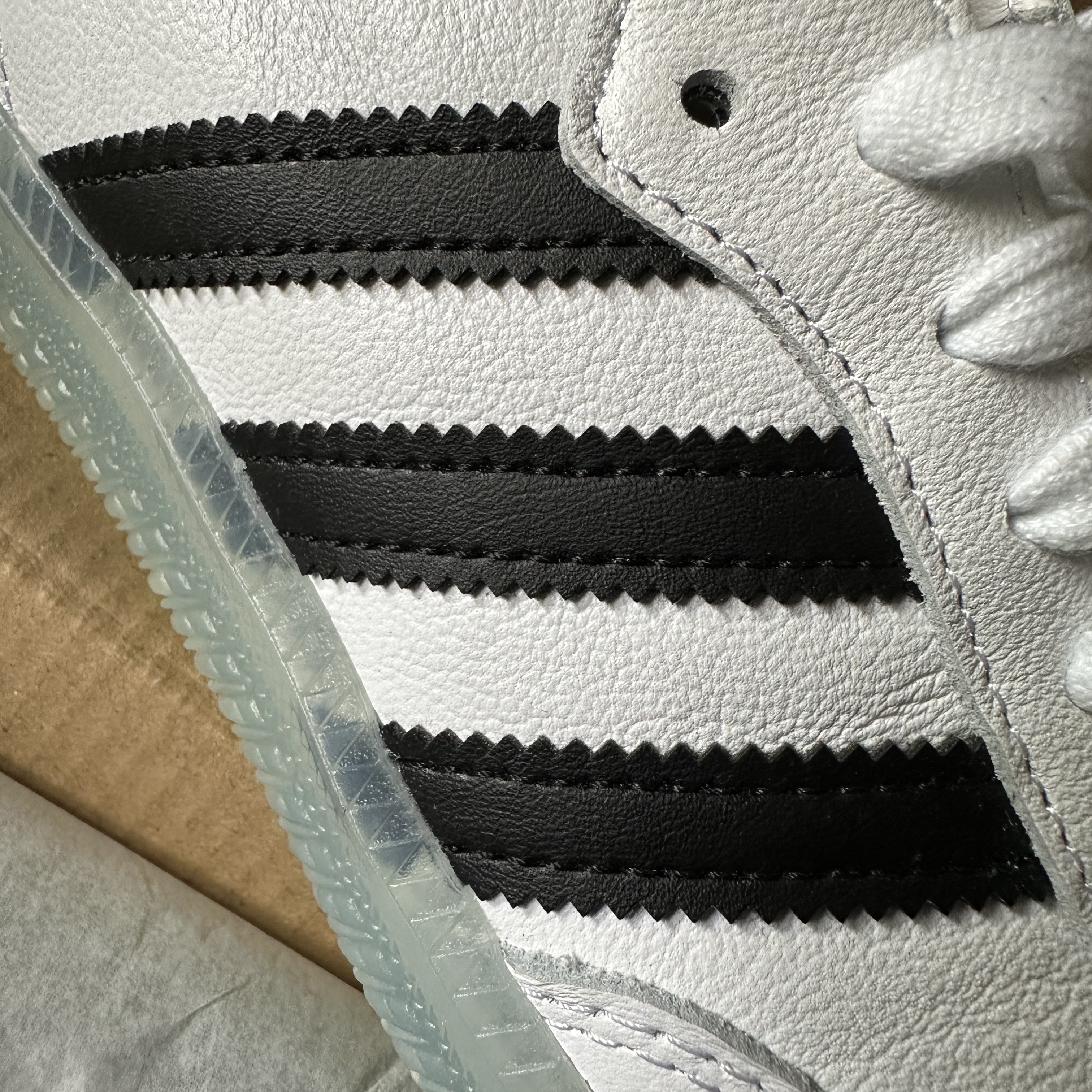 Adidas x Dill Samba White Black 착용 스타일 - 2