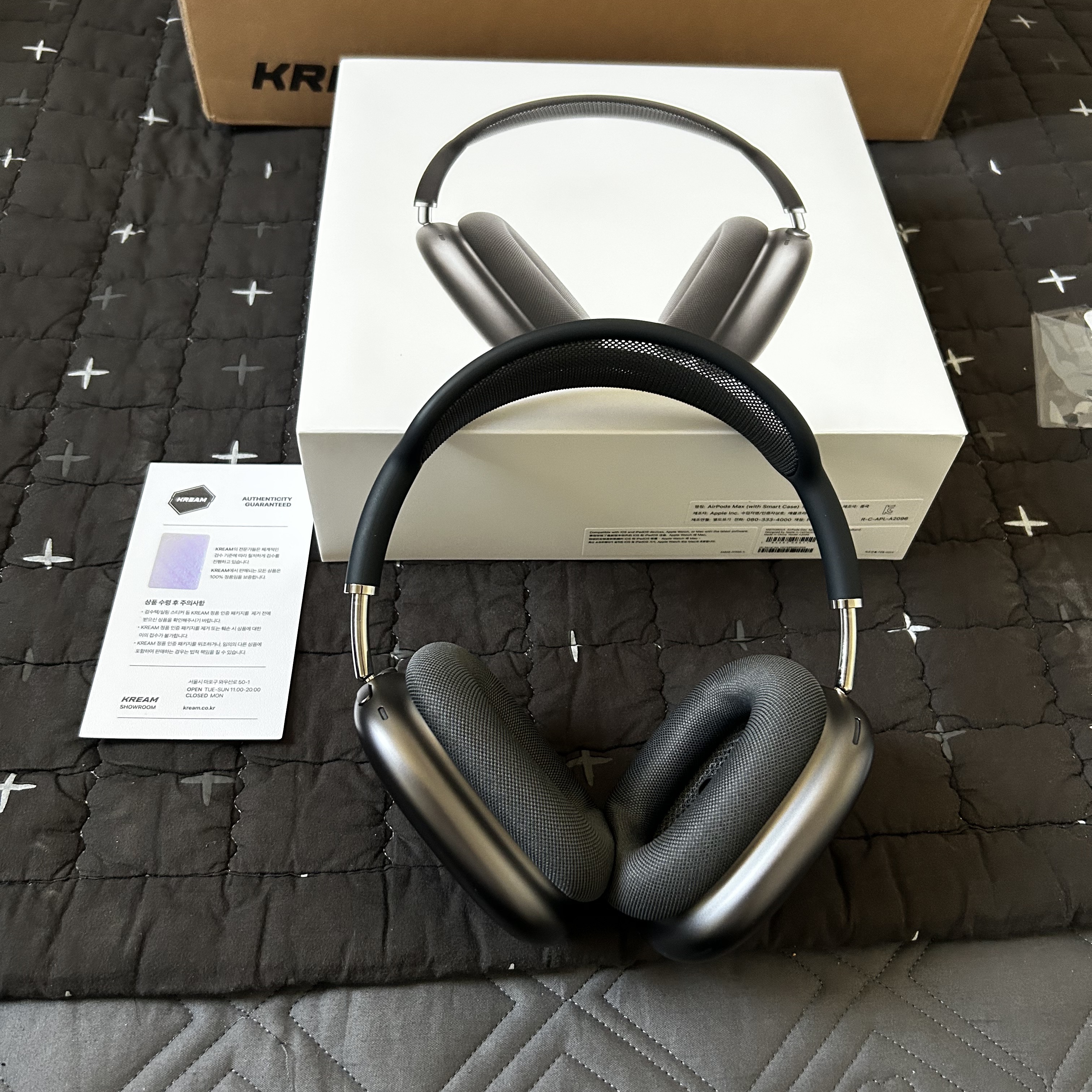 Apple AirPods Max Lightning Space Gray (Korean Ver.) 착용 스타일
