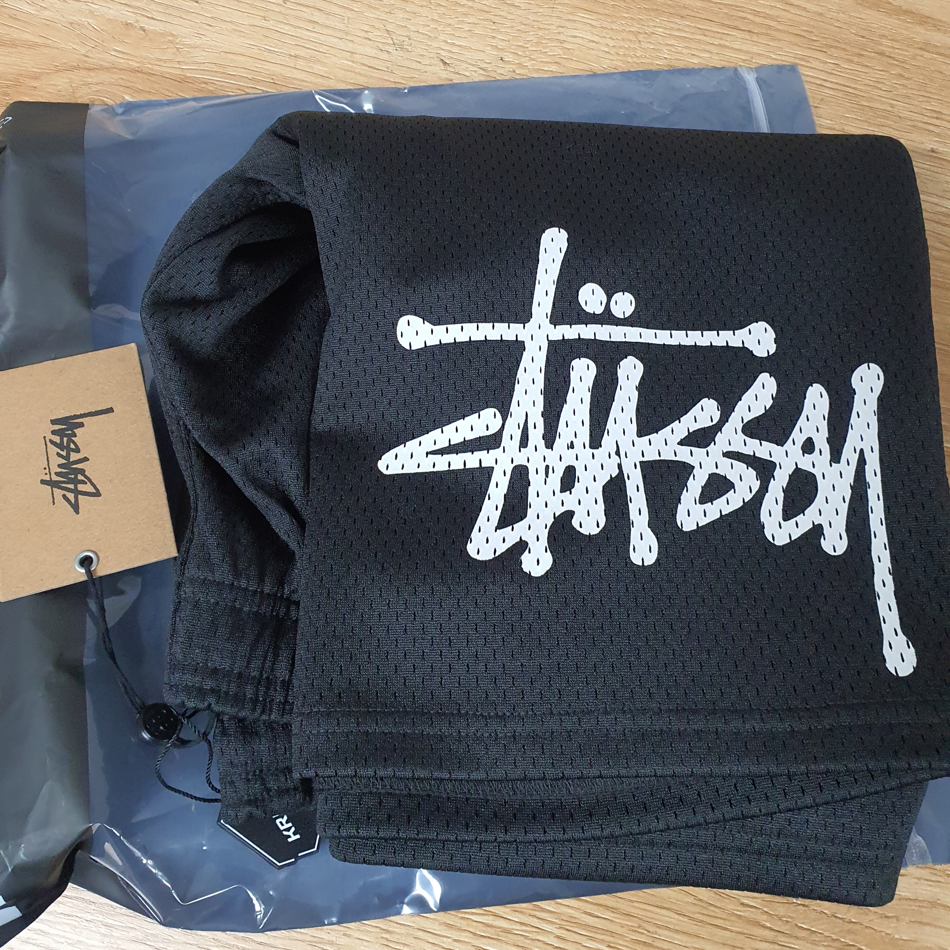 Stussy Big Basic Mesh Shorts Black White 착용 스타일
